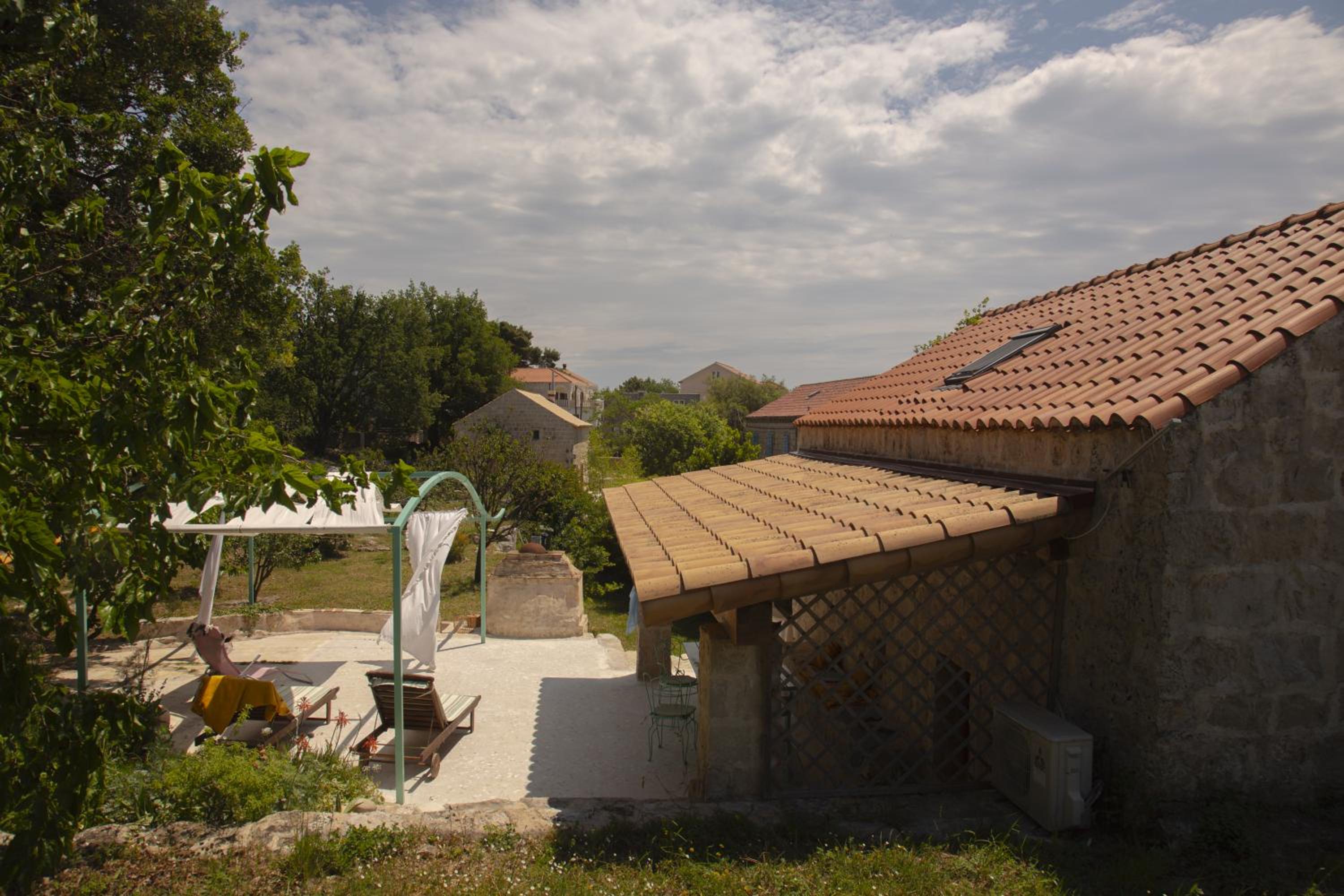 Stonehome Pojata