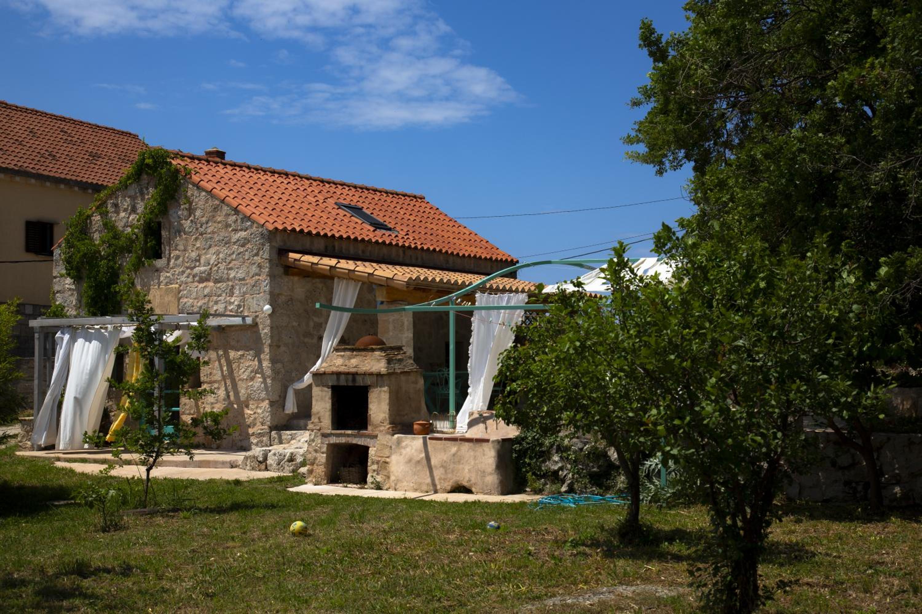 Stonehome Pojata