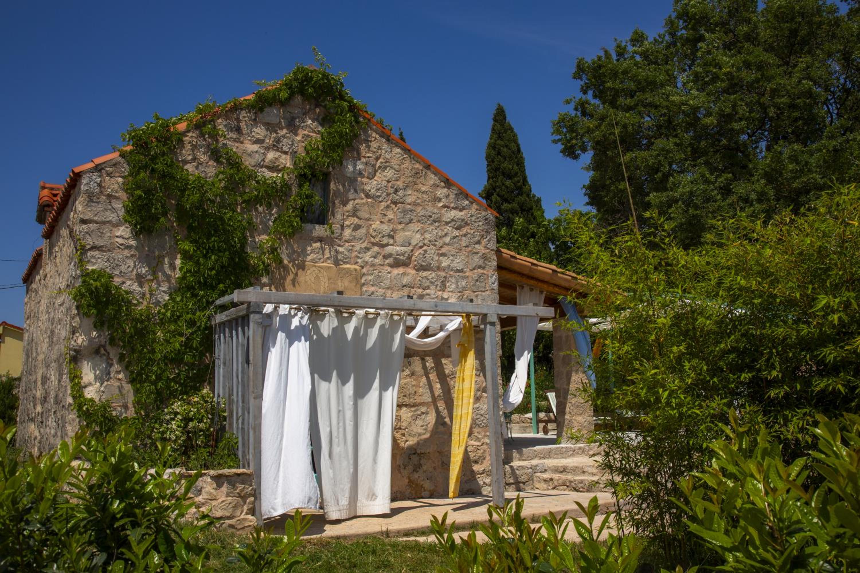 Stonehome Pojata
