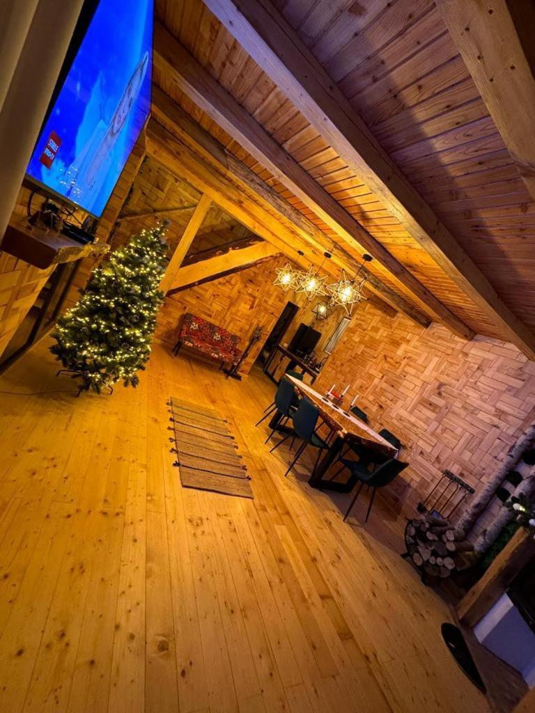 LA CABANE view 5