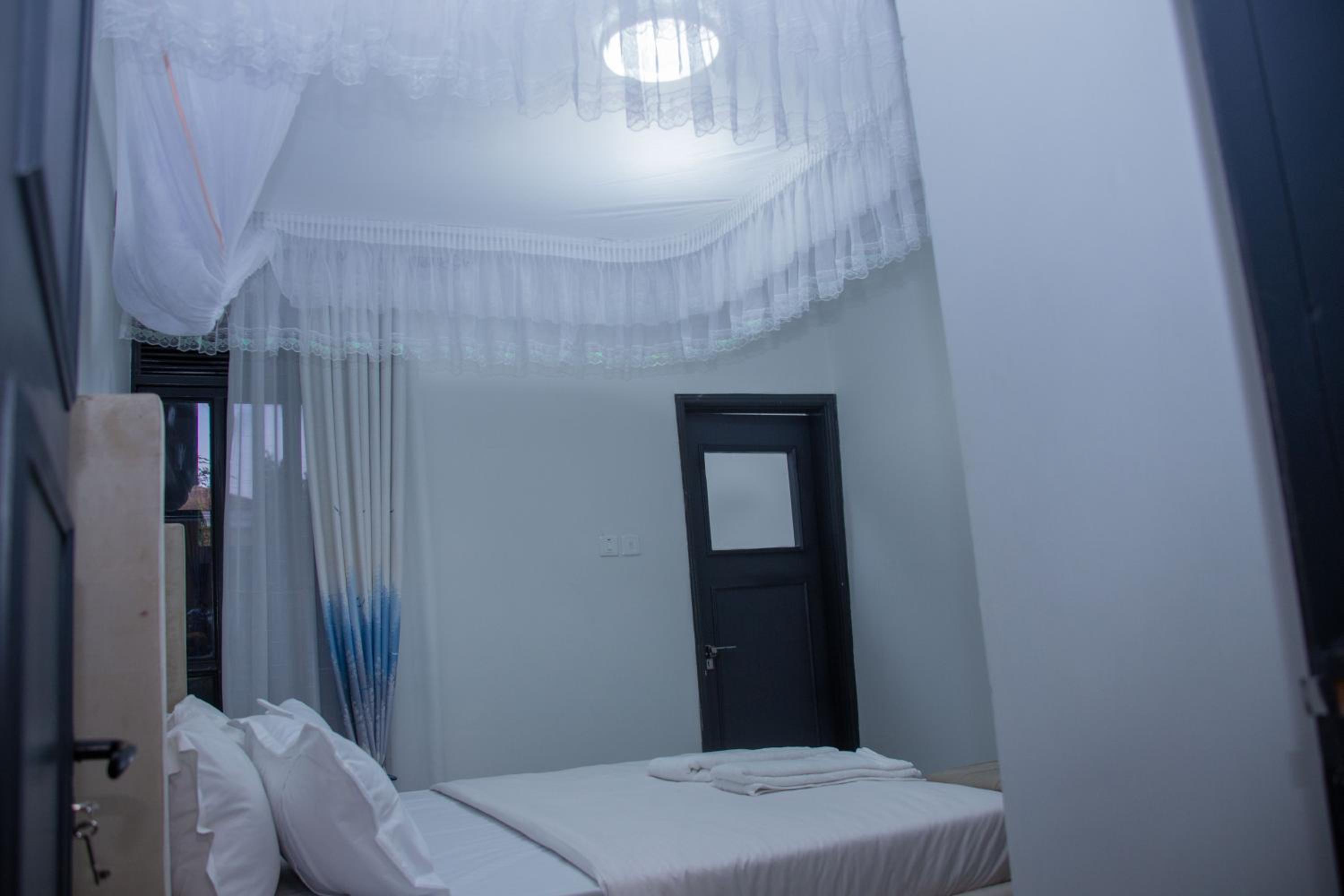 2 bedroom apartment in munyonyo view 5