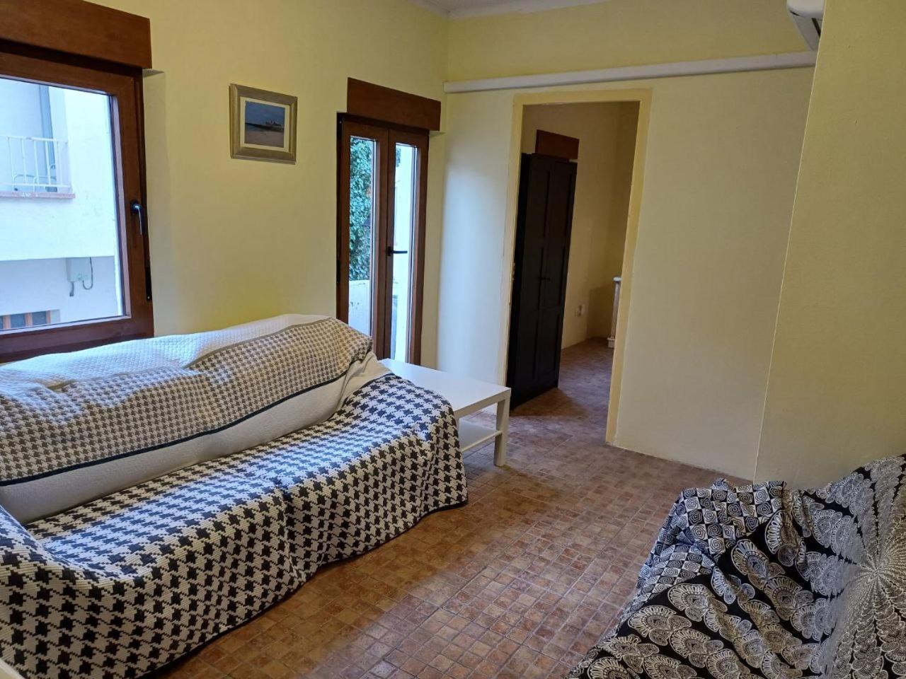 Kitsch apartment photo 4