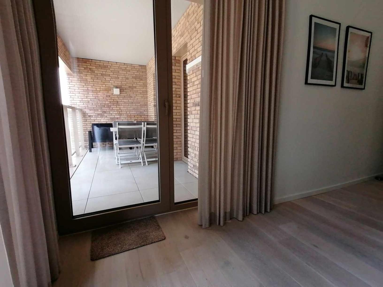 Bartine - modern and spacious flat near the sea, free parking space
