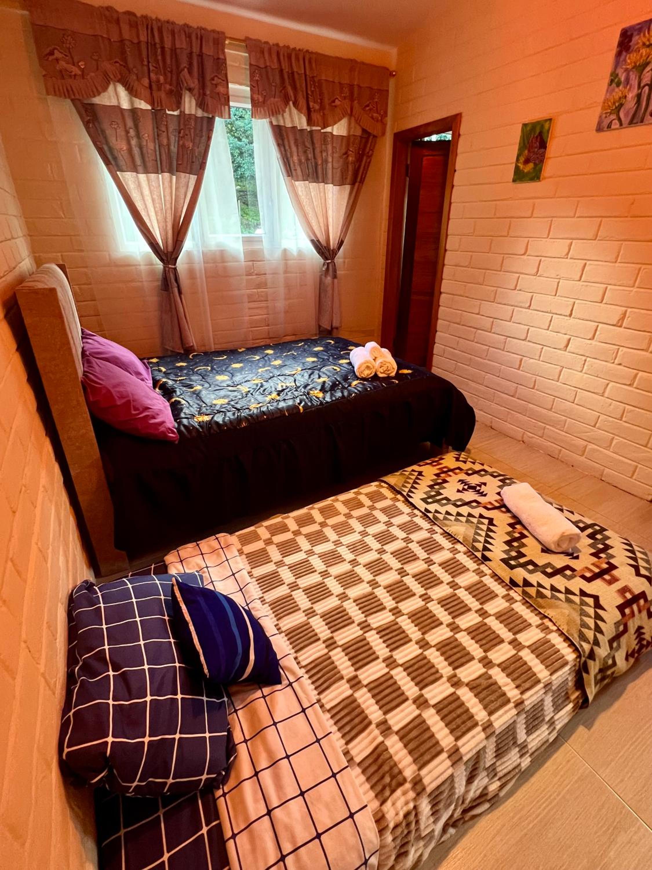 Habitación privada con terraza panorámica, cocina, parqueadero