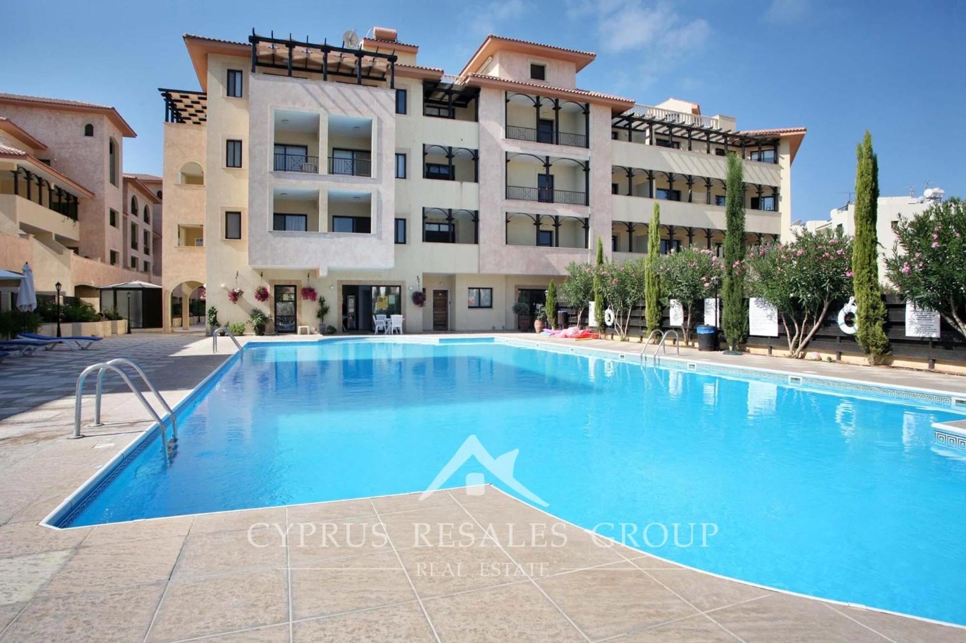 Pool side 2 Bedroom Queens gardens Complex view 2