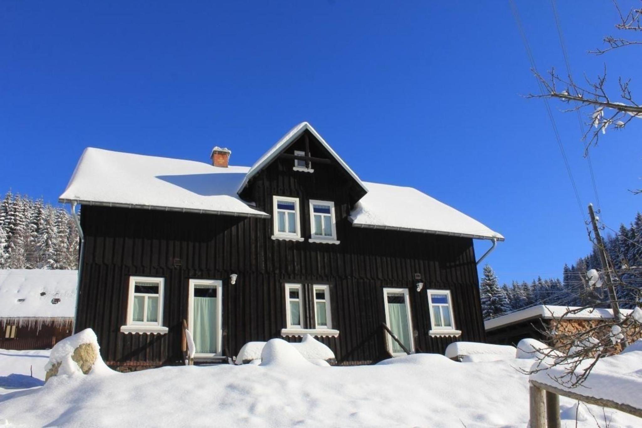 Ferienhaus in Klingenthal mit Terrasse, Grill und Garten