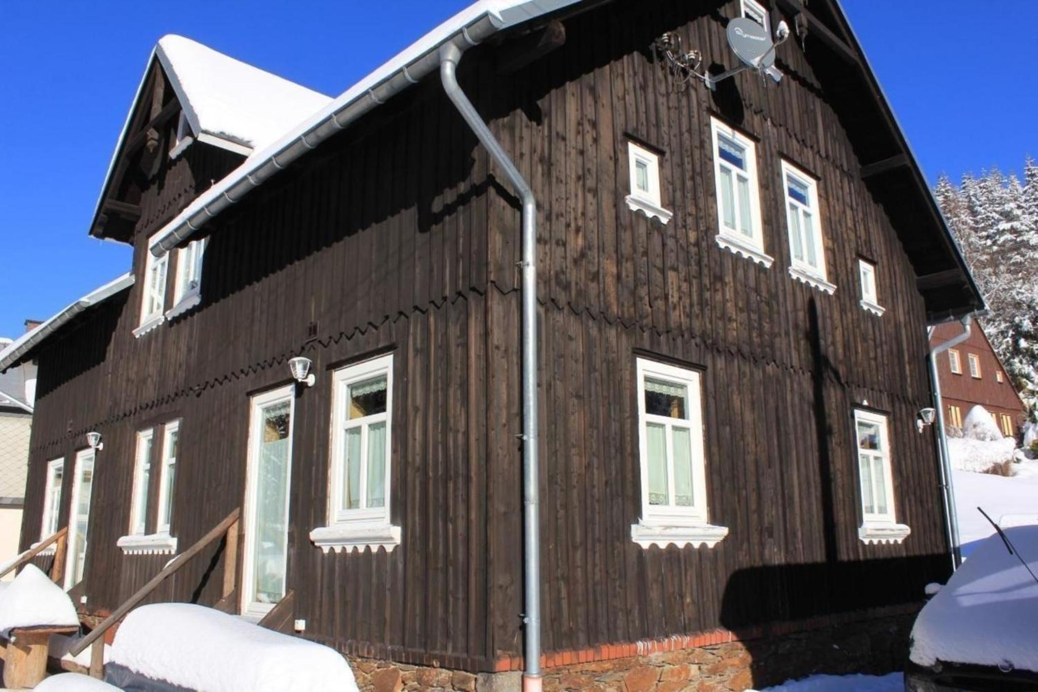 Ferienhaus in Klingenthal mit Terrasse, Grill und Garten