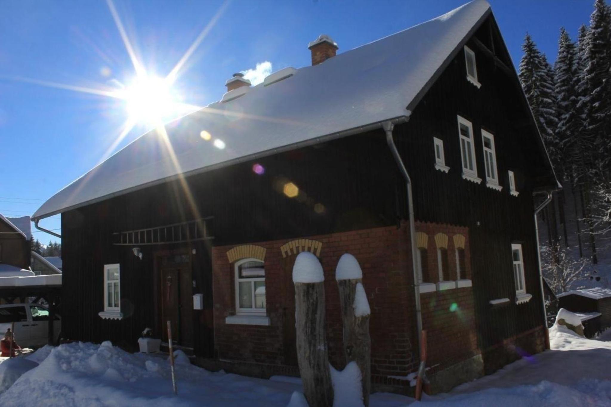 Ferienhaus in Klingenthal mit Terrasse, Grill und Garten