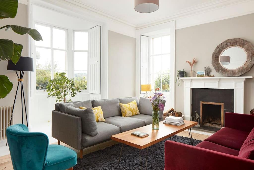 Stylish Scottish Manor, Coillemore House view 3