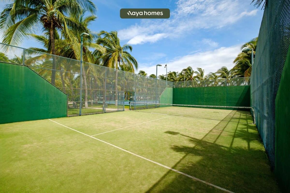 Amazing House with Private Pool - Tennis & Paddle Court