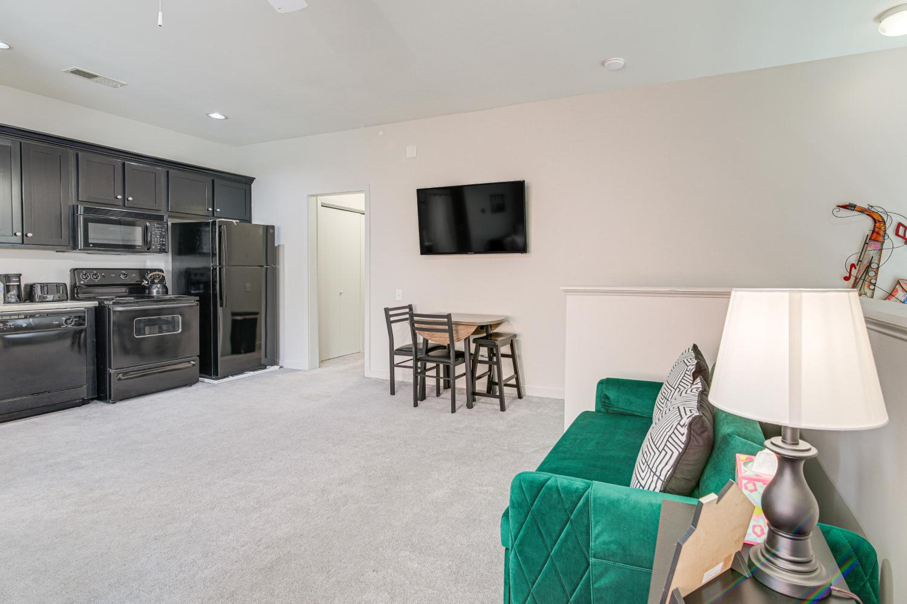 WFH-Friendly Memphis Studio Near Hospitals and Dtwn!