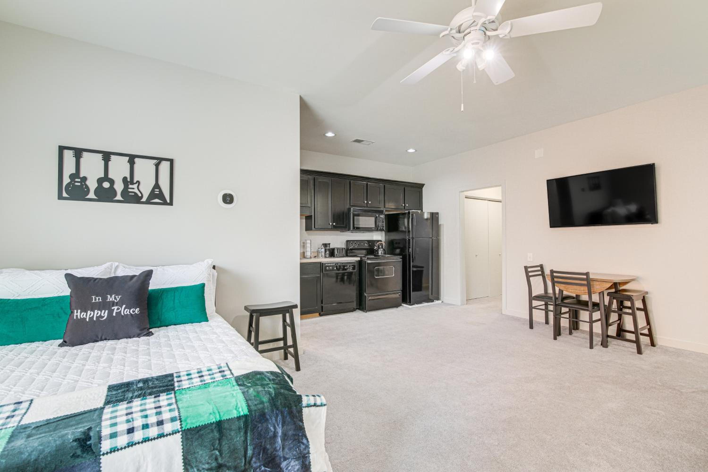 WFH-Friendly Memphis Studio Near Hospitals and Dtwn!