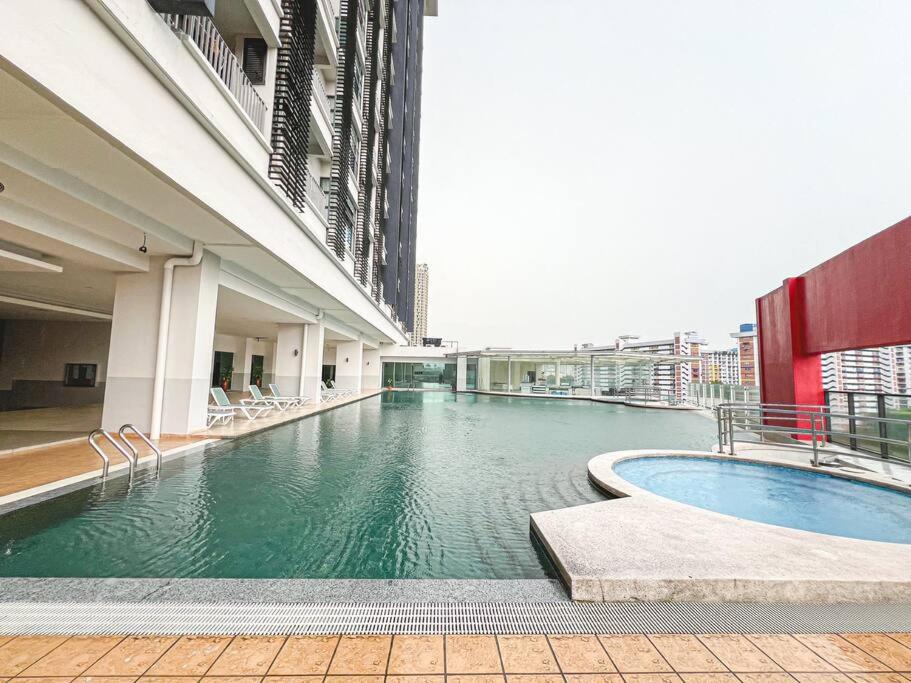 KUALA LUMPUR, Near MRT, 1-3pax, Bathtub