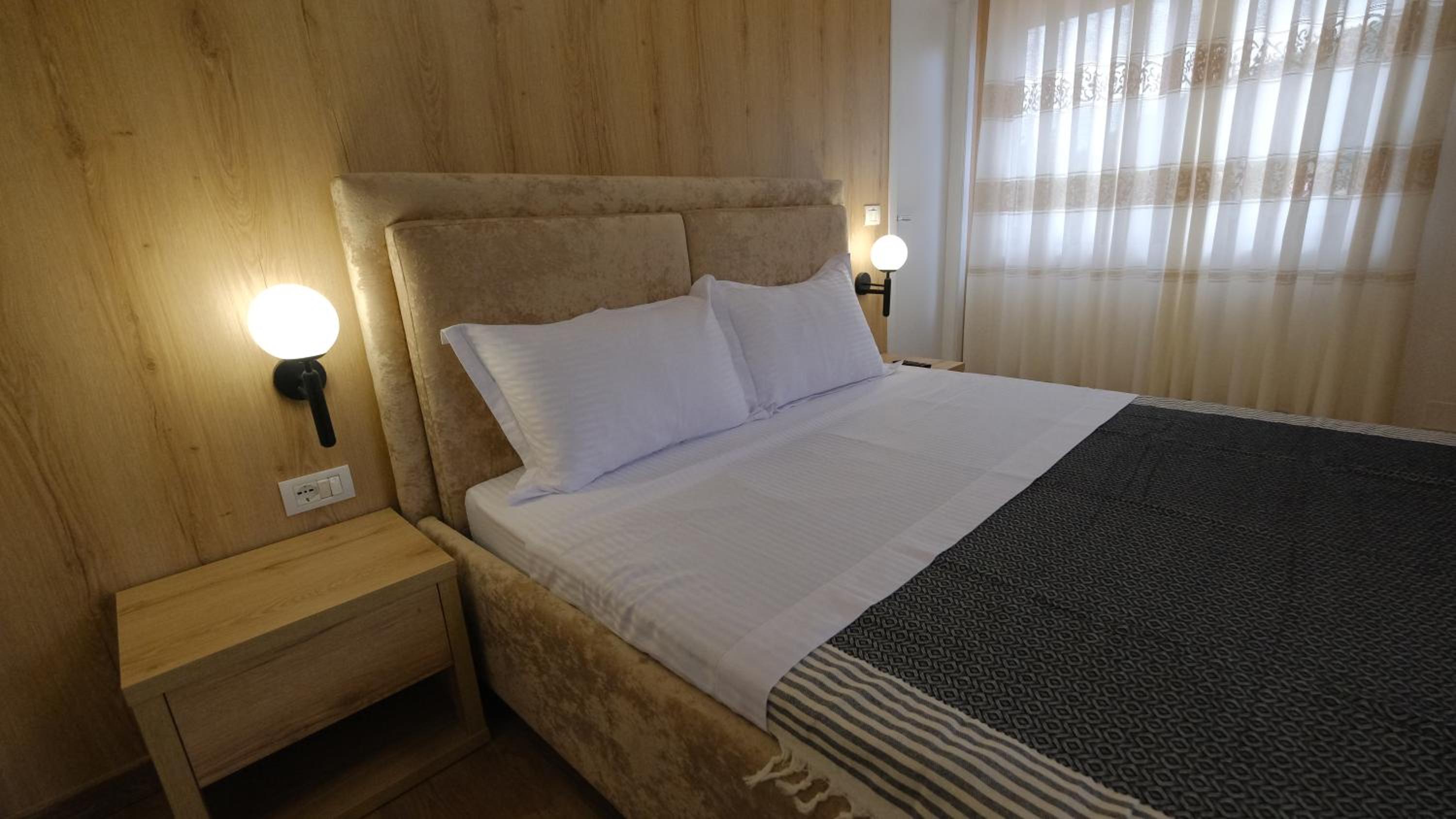 Salillari Guest house & Restaurant