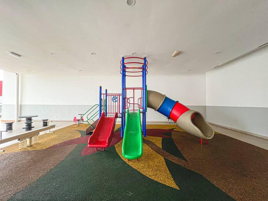 KUALA LUMPUR, Near MRT, 1-3pax, Bathtub
