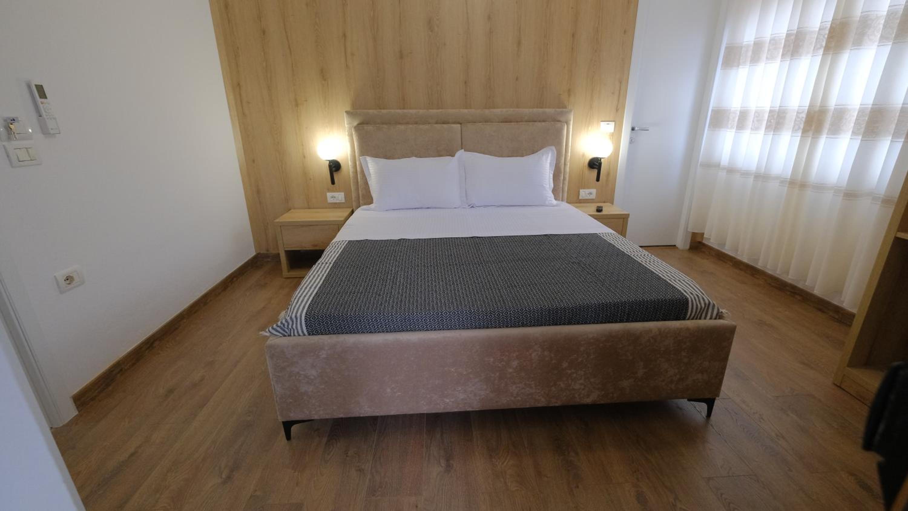 Salillari Guest house & Restaurant
