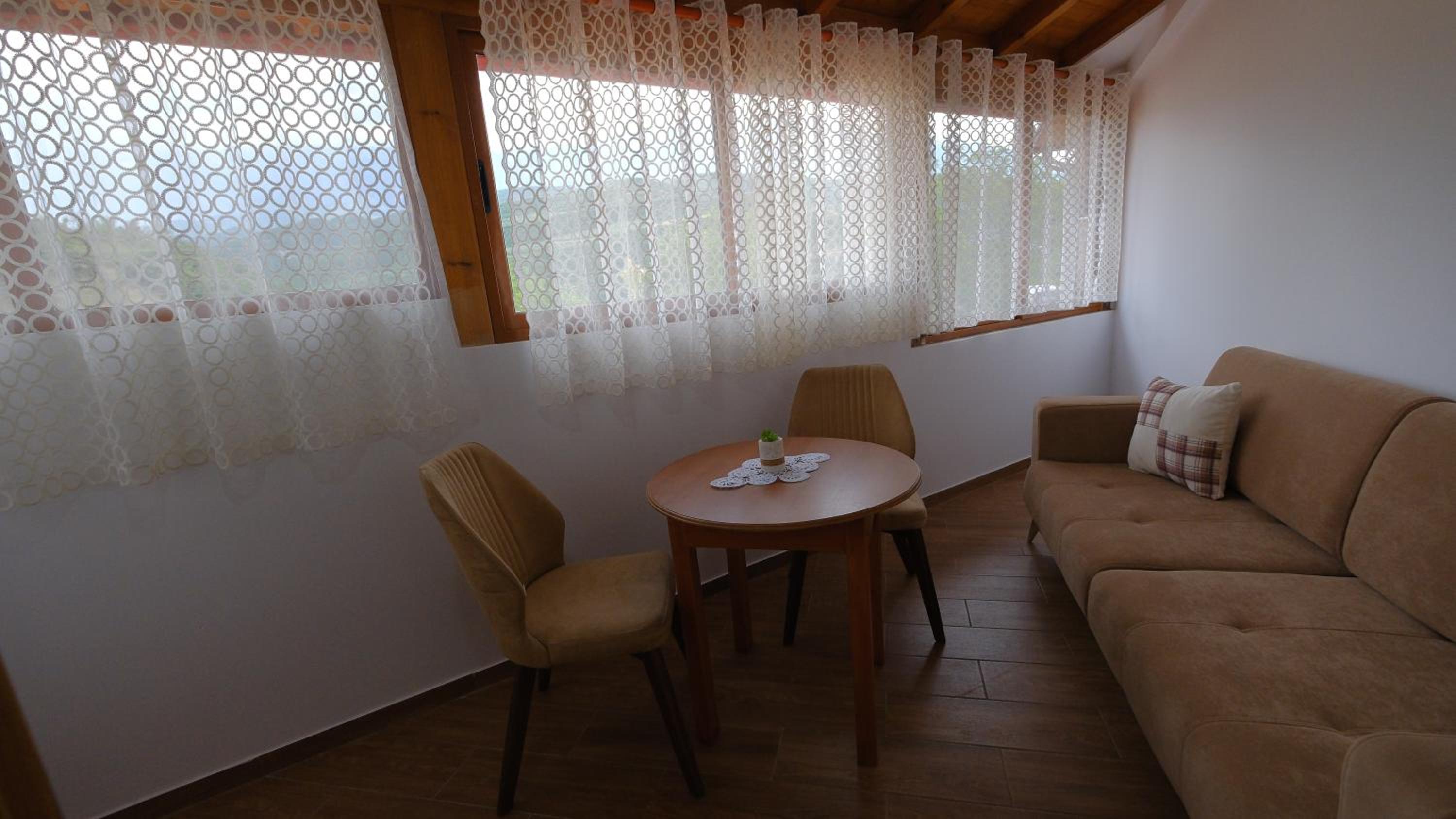 Salillari Guest house & Restaurant