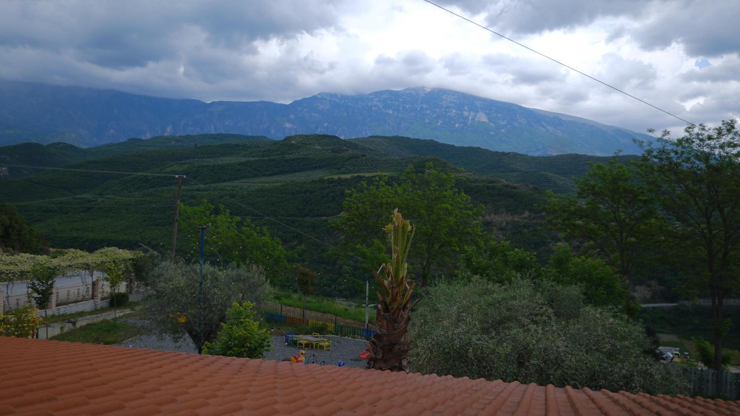 Salillari Guest house & Restaurant