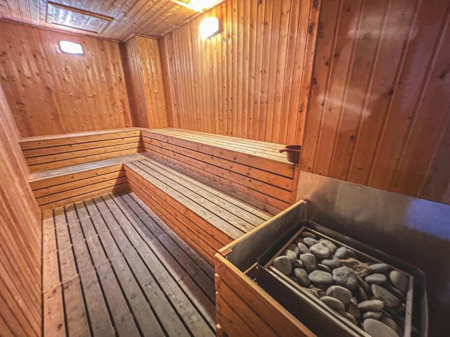 KUALA LUMPUR, Near MRT, 1-3pax, Bathtub