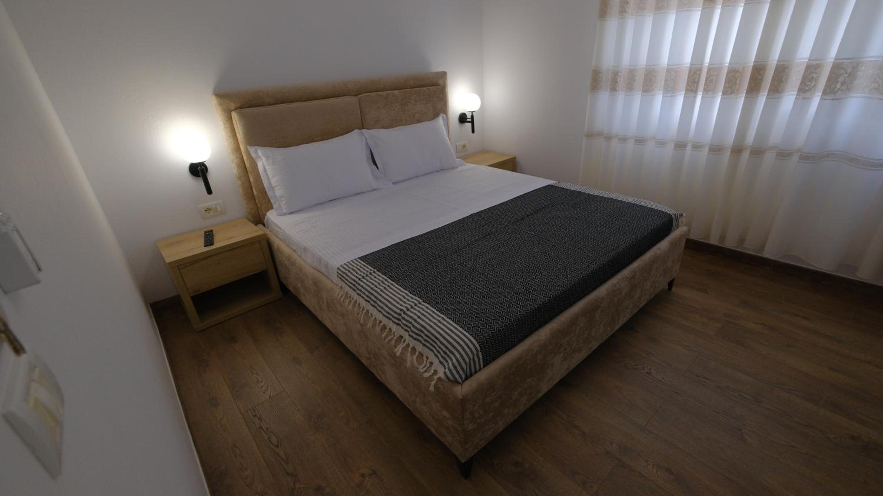 Salillari Guest house & Restaurant