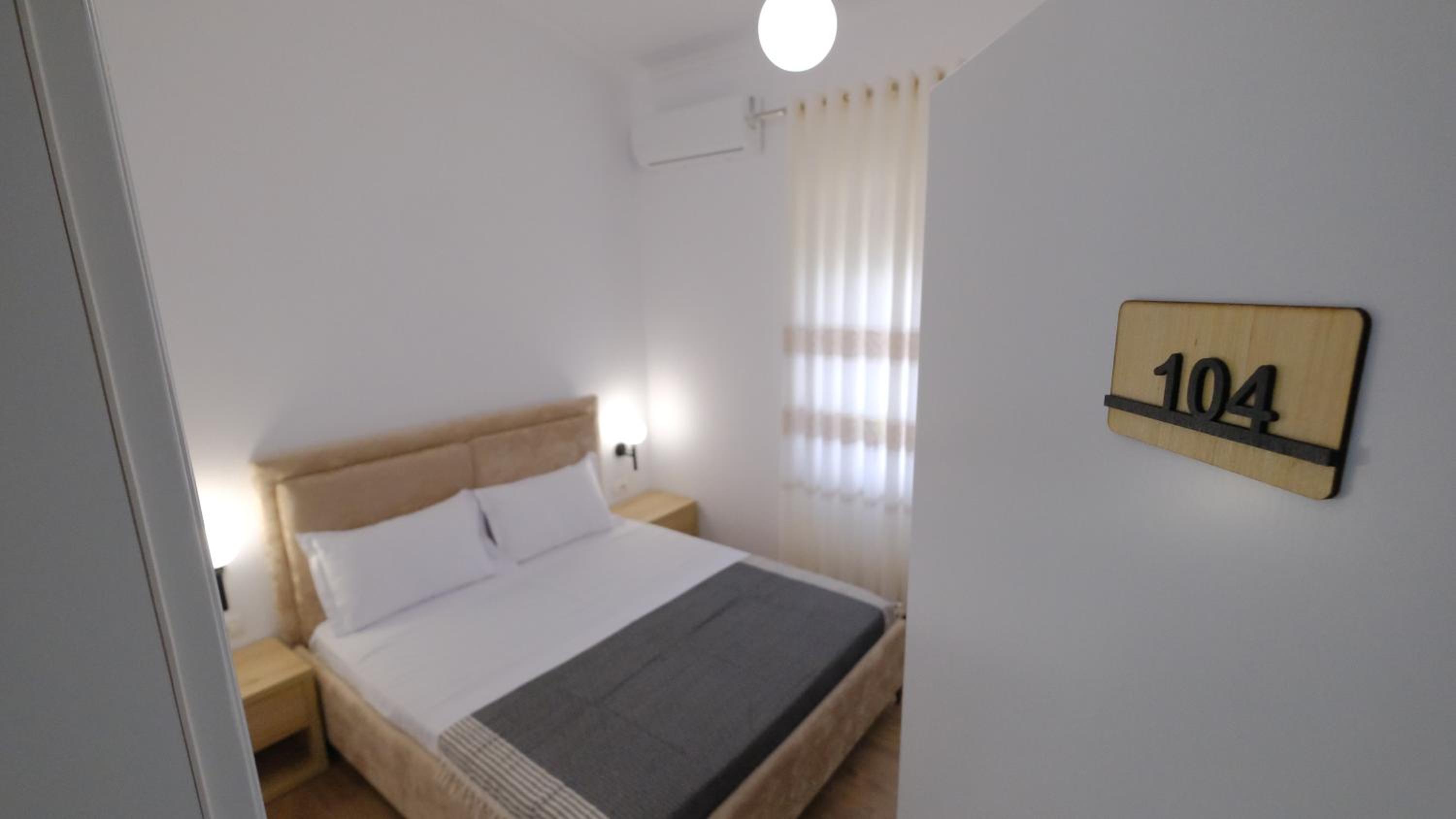 Salillari Guest house & Restaurant