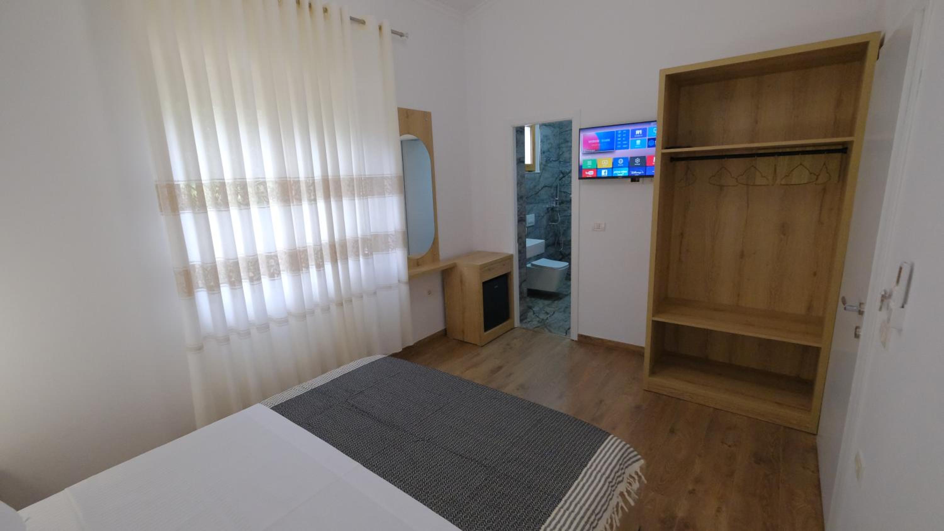 Salillari Guest house & Restaurant