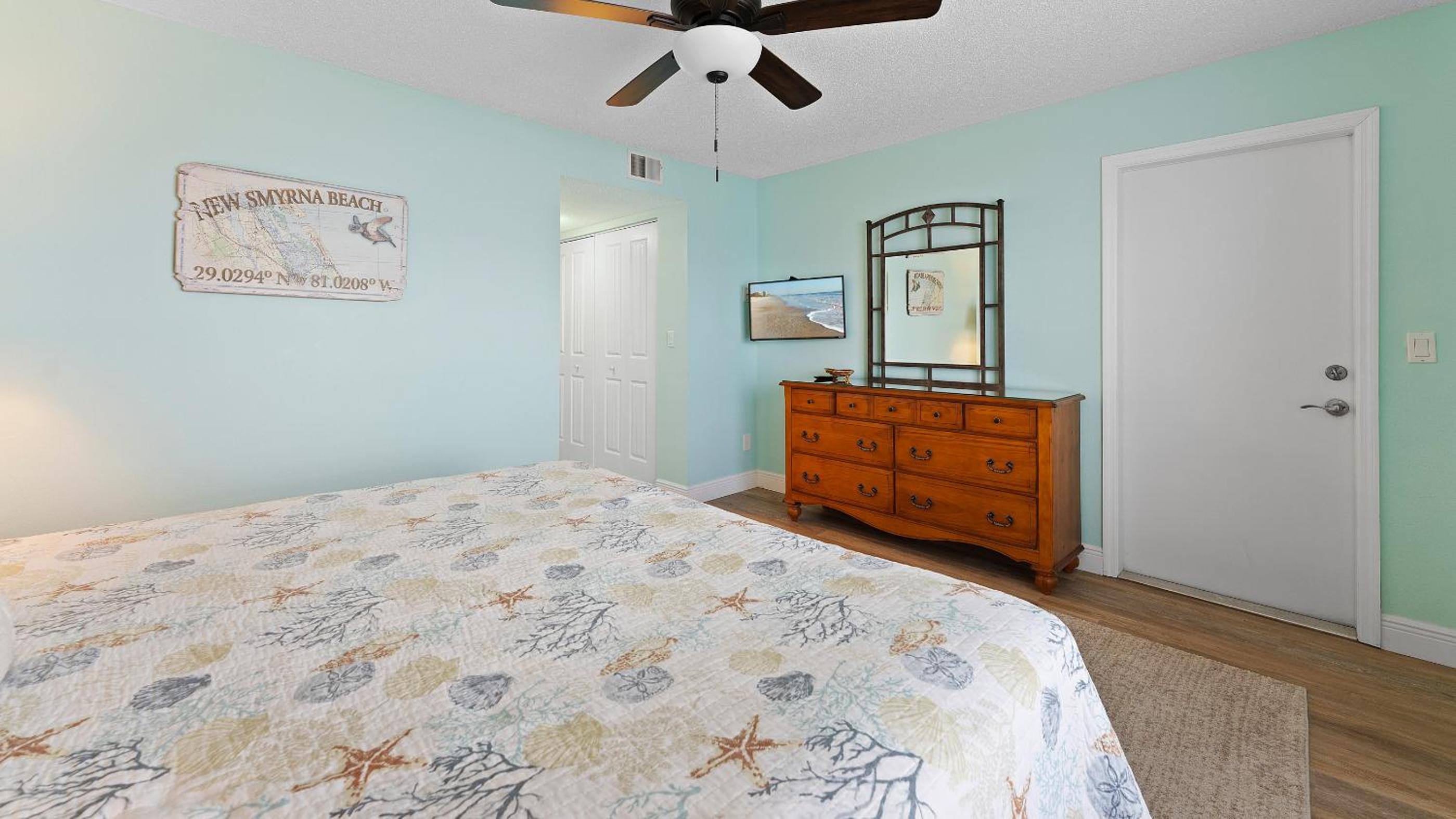 Direct oceanfront and beach view with the best complex amenities!