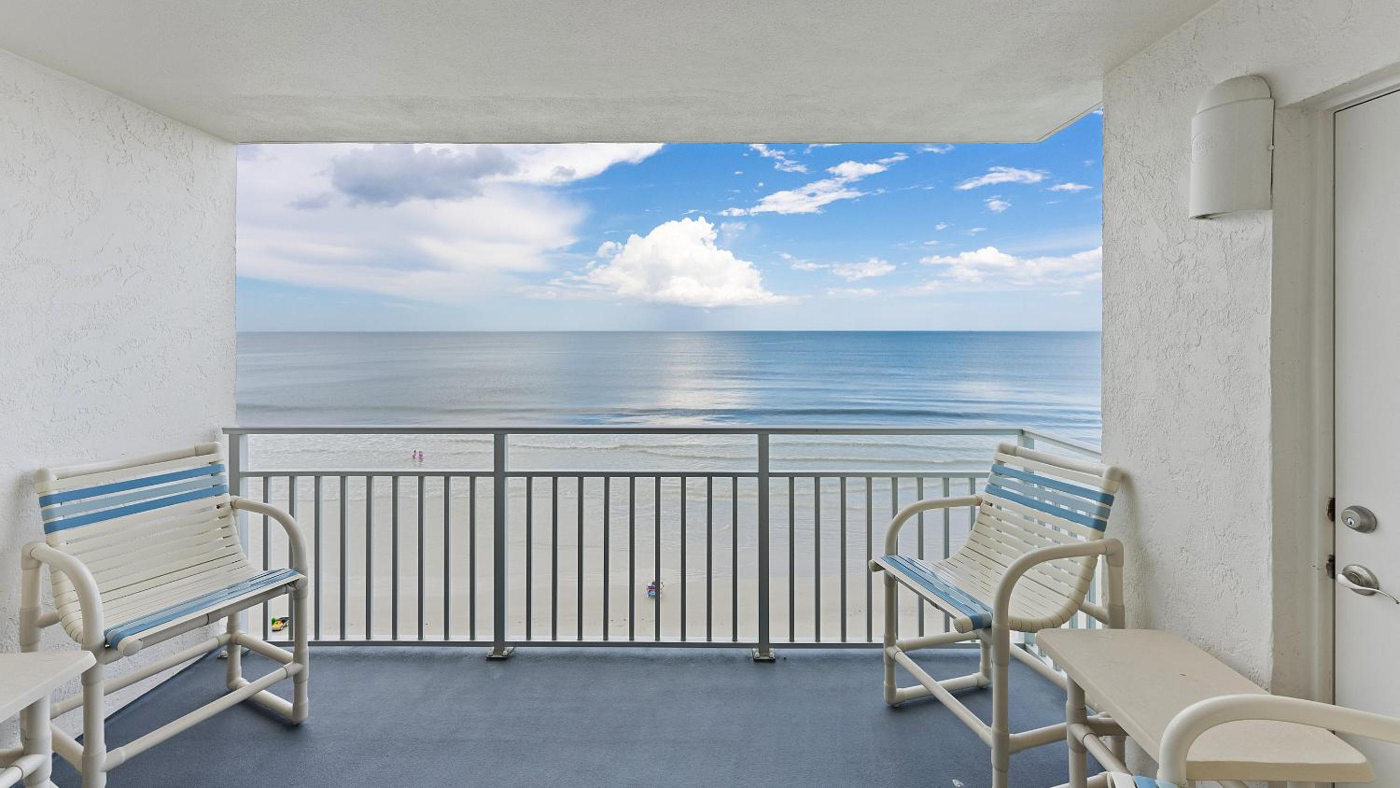 Direct oceanfront and beach view with the best complex amenities!