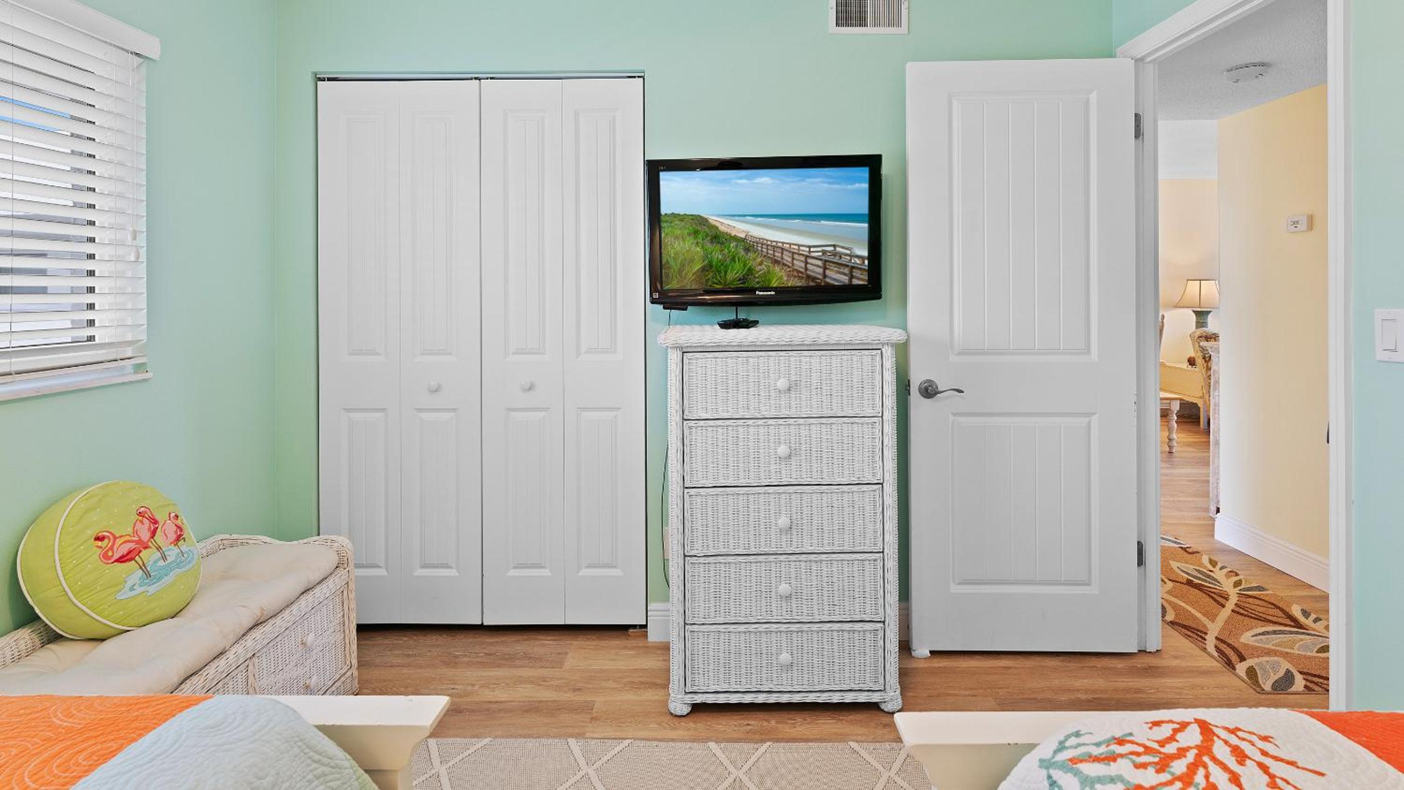 Direct oceanfront and beach view with the best complex amenities!