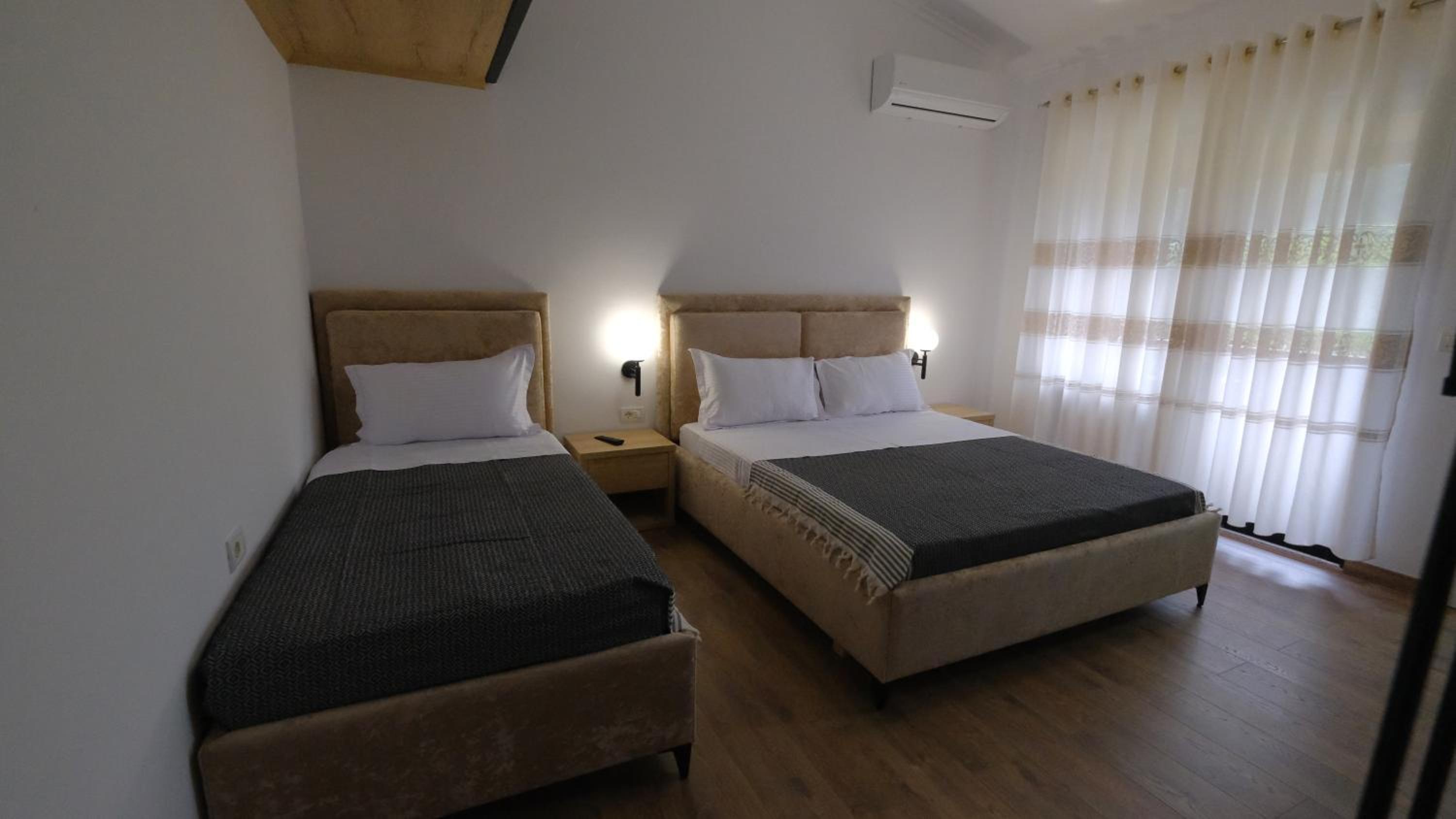 Salillari Guest house & Restaurant