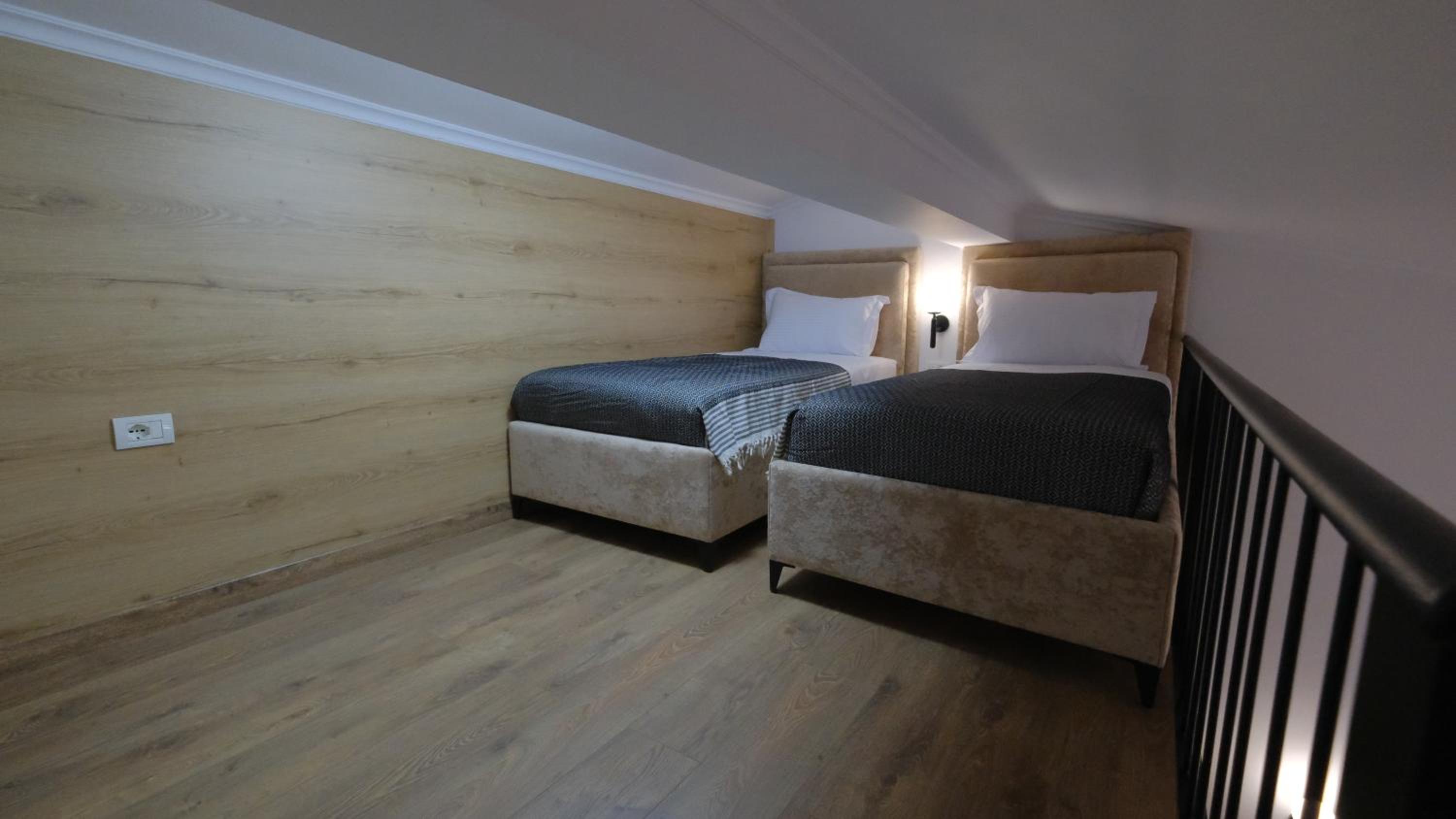 Salillari Guest house & Restaurant