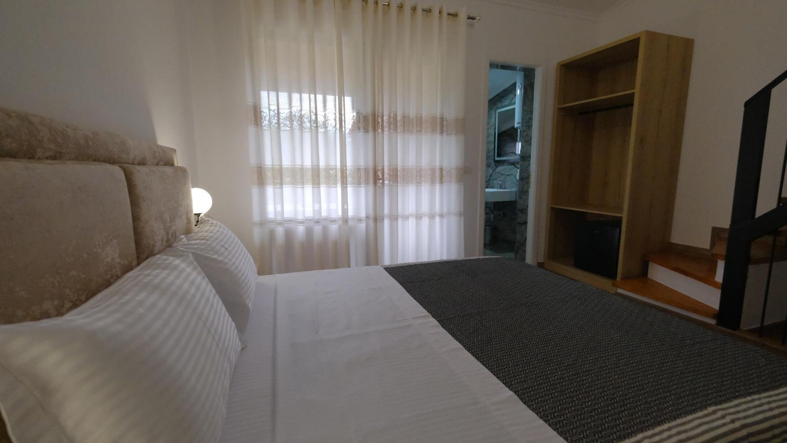 Salillari Guest house & Restaurant
