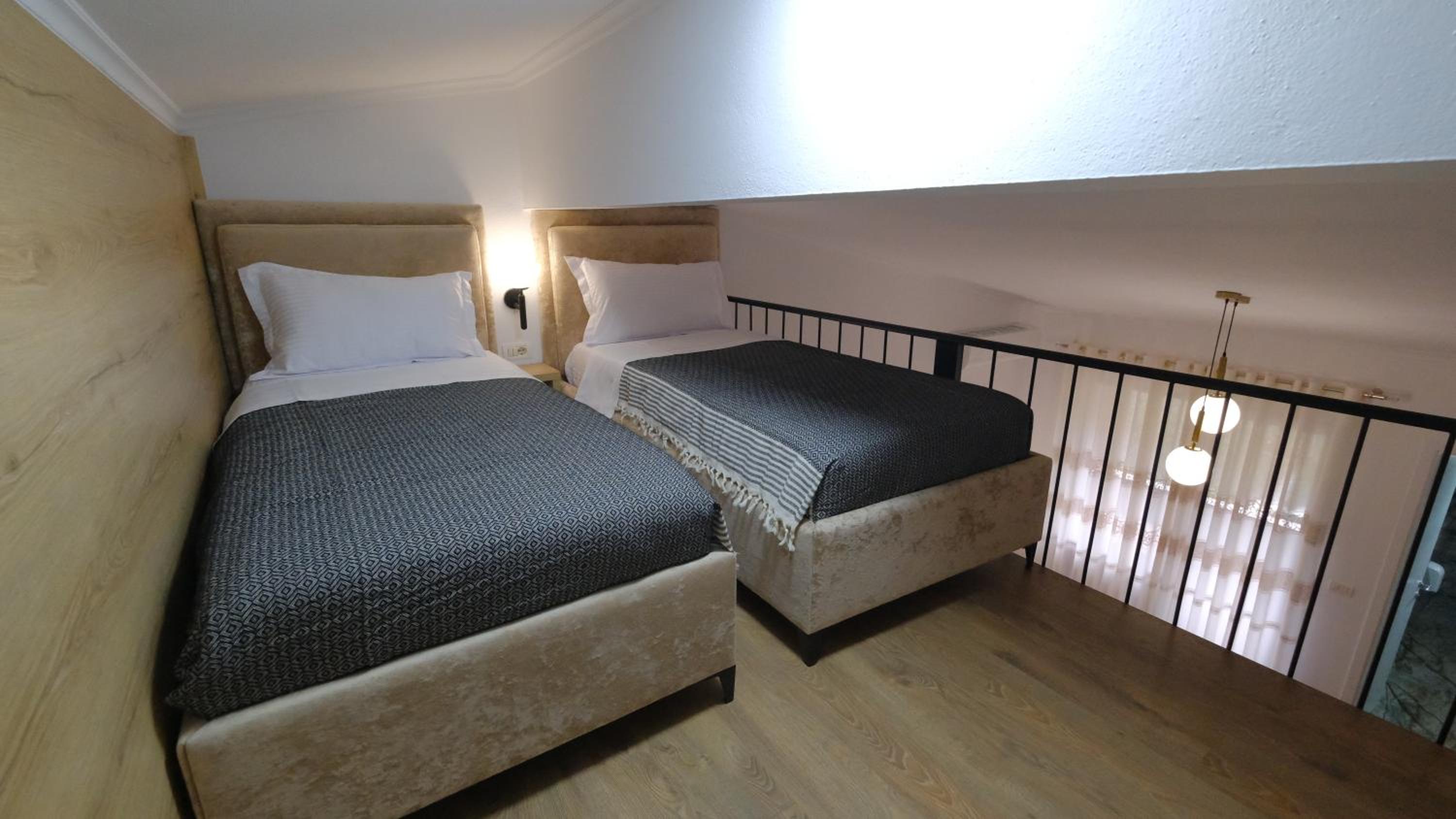 Salillari Guest house & Restaurant