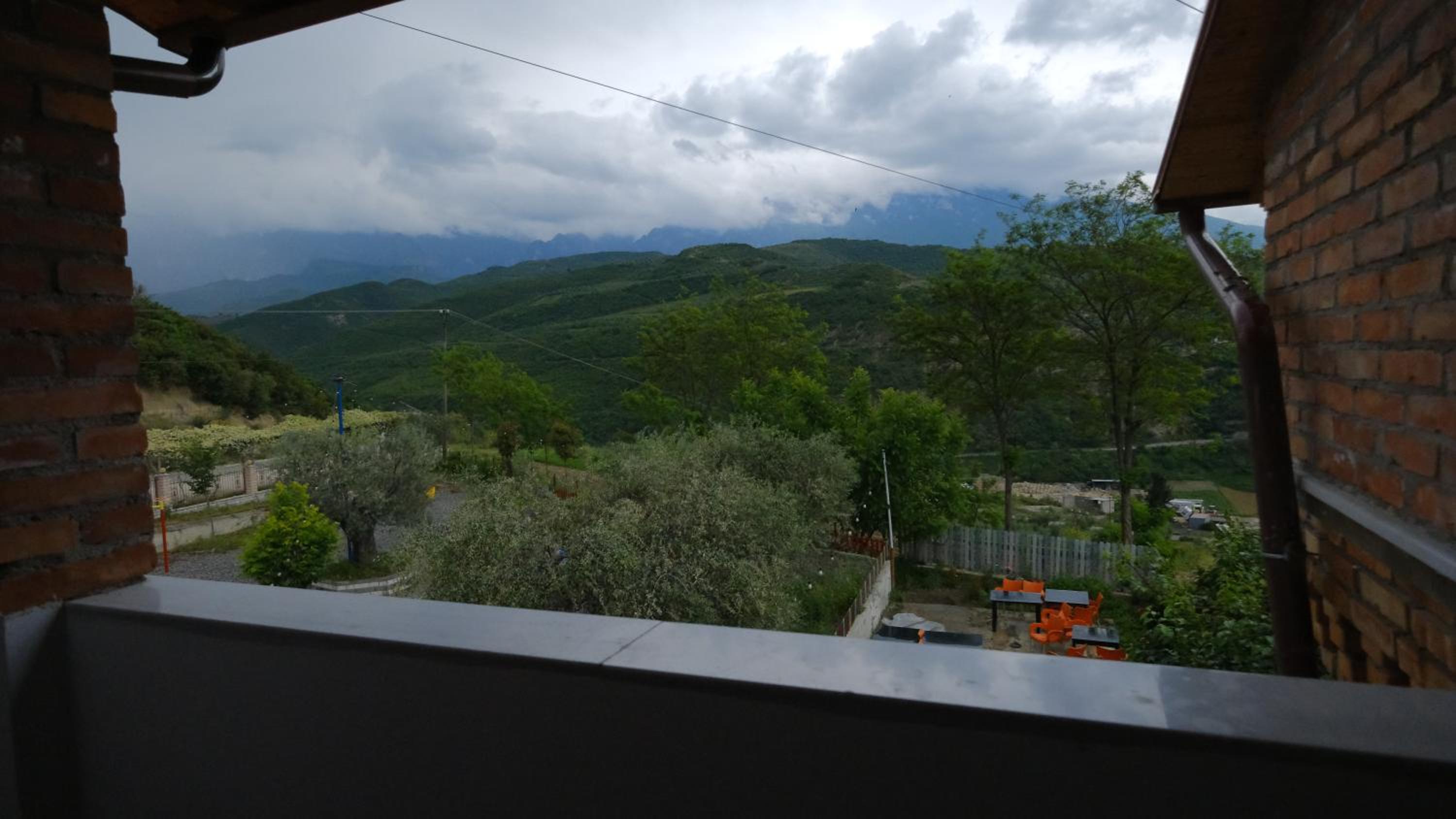 Salillari Guest house & Restaurant