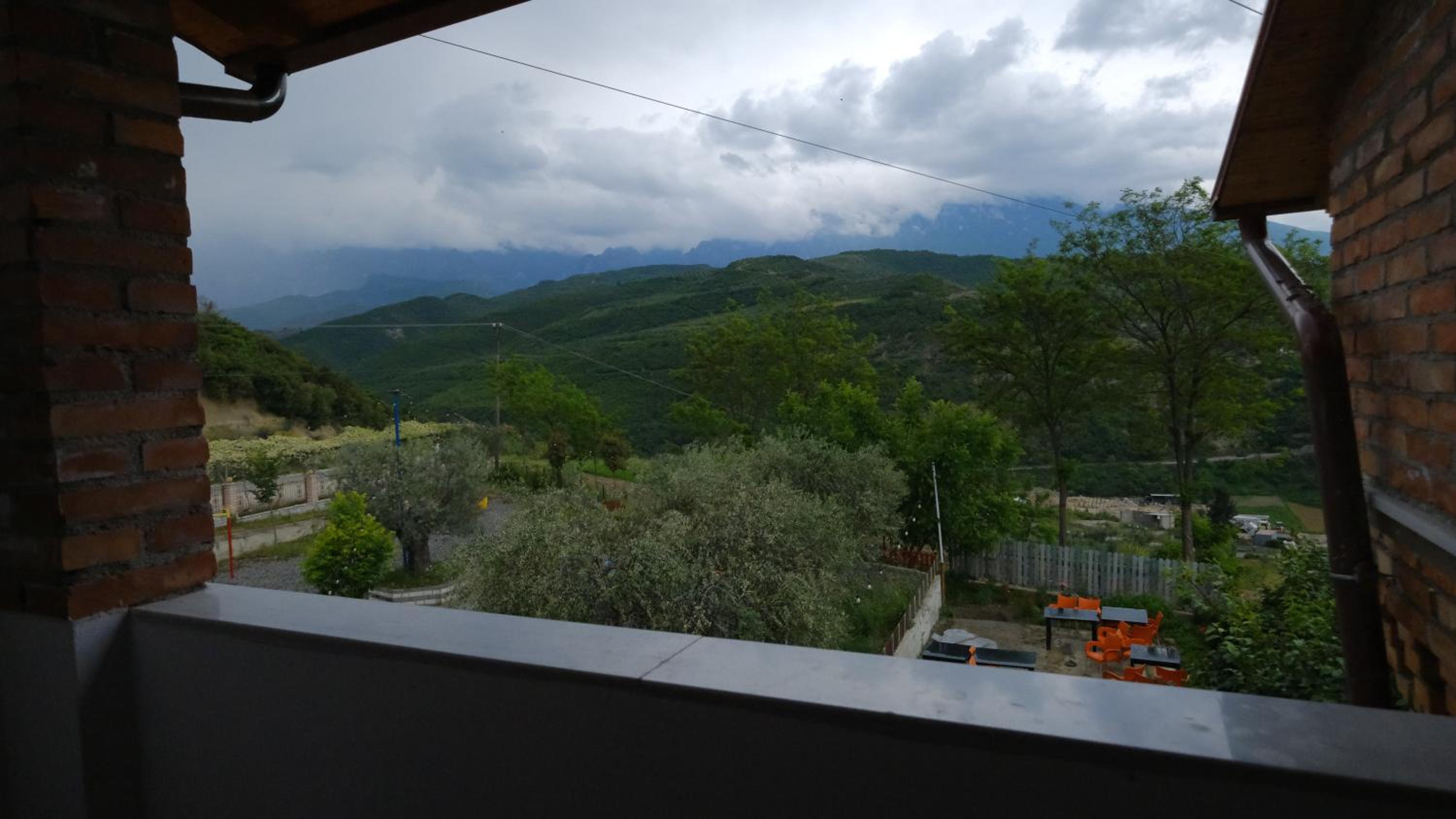 Salillari Guest house & Restaurant