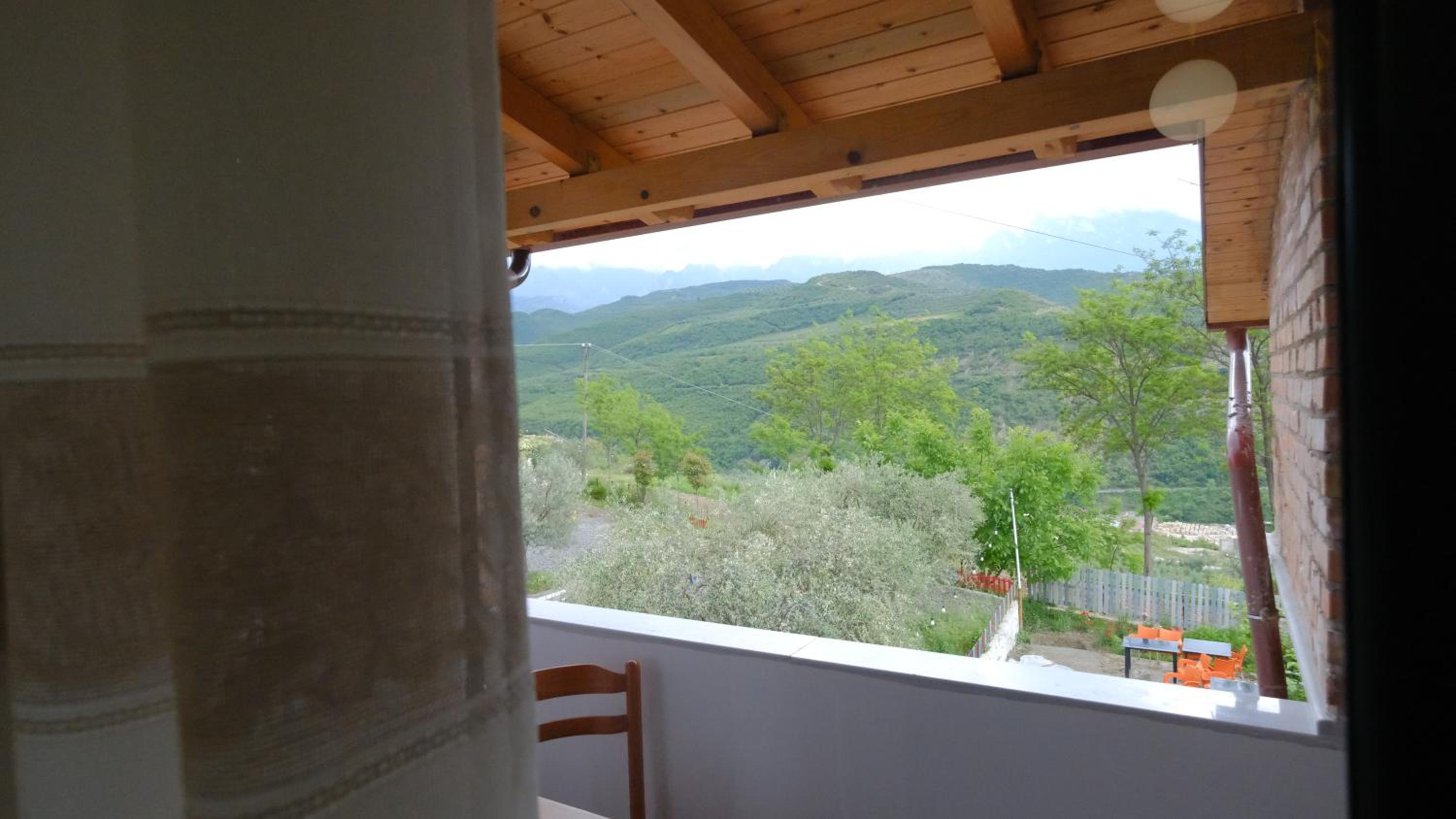 Salillari Guest house & Restaurant