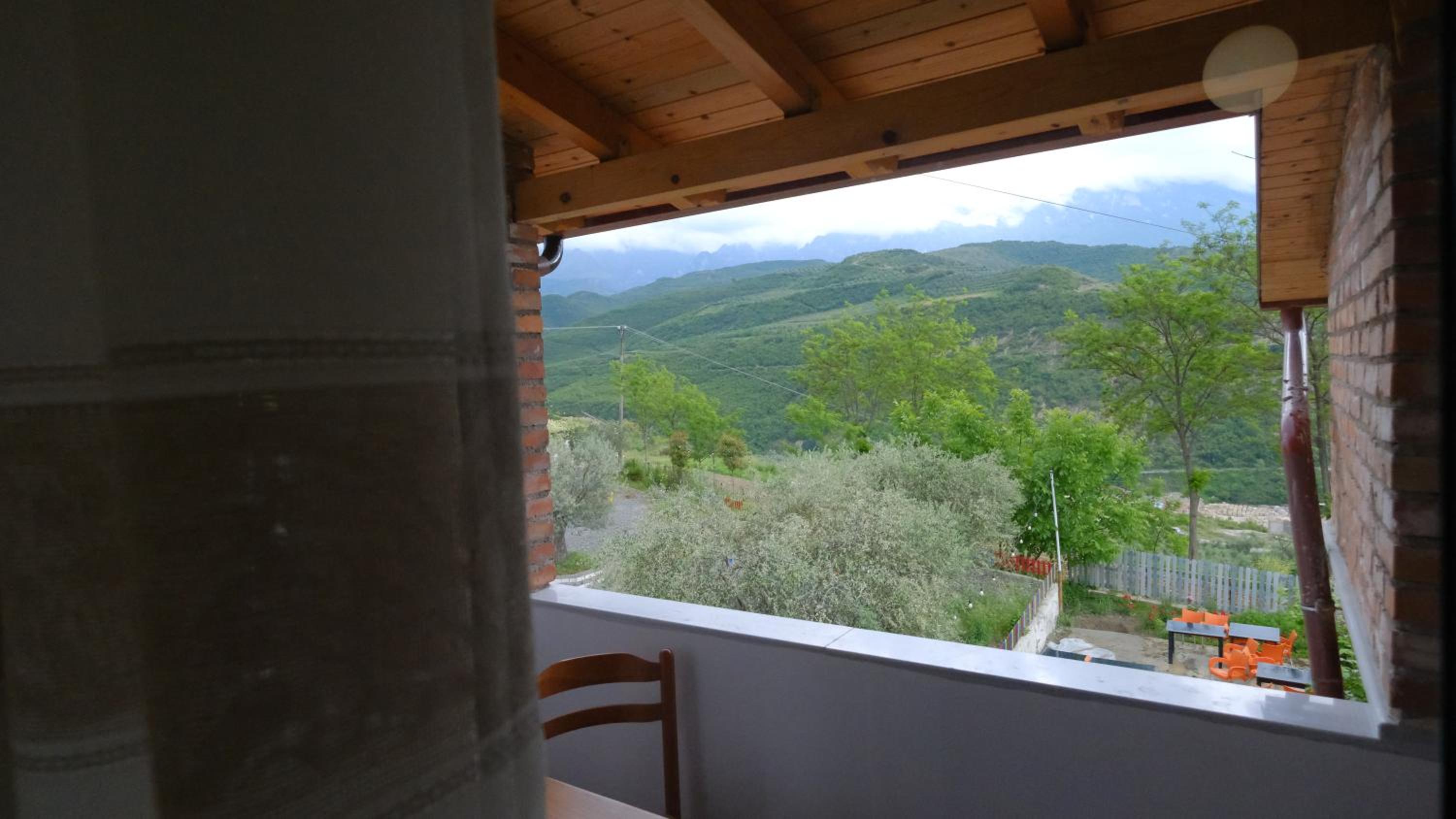 Salillari Guest house & Restaurant