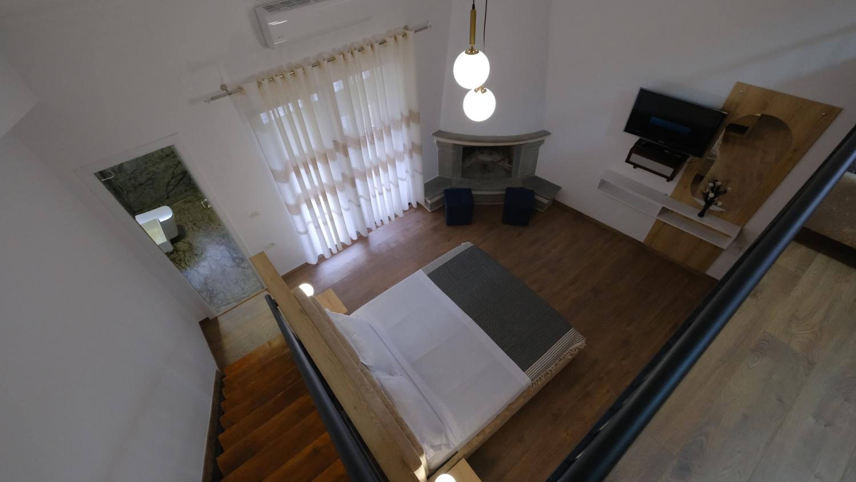 Salillari Guest house & Restaurant
