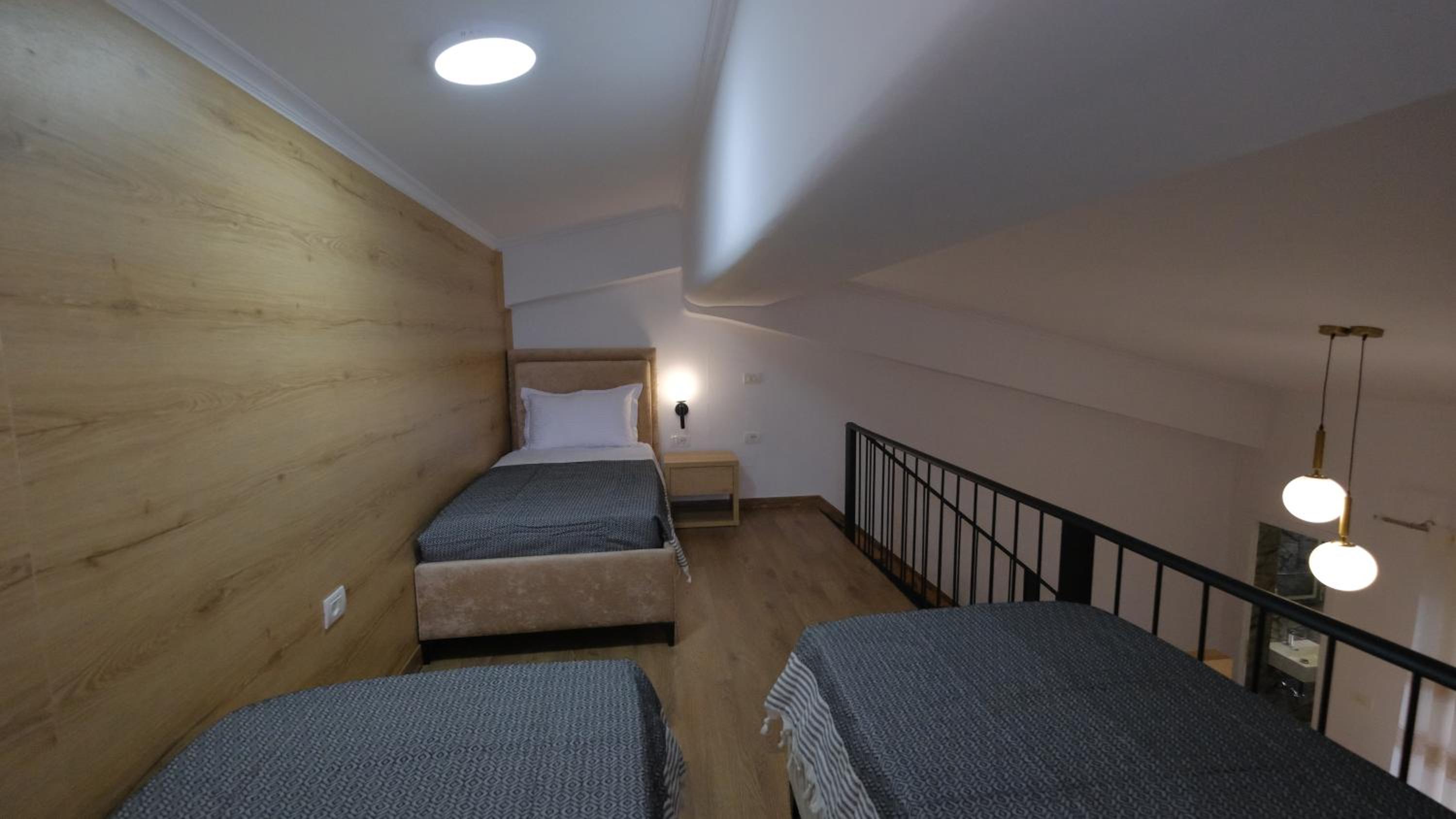 Salillari Guest house & Restaurant