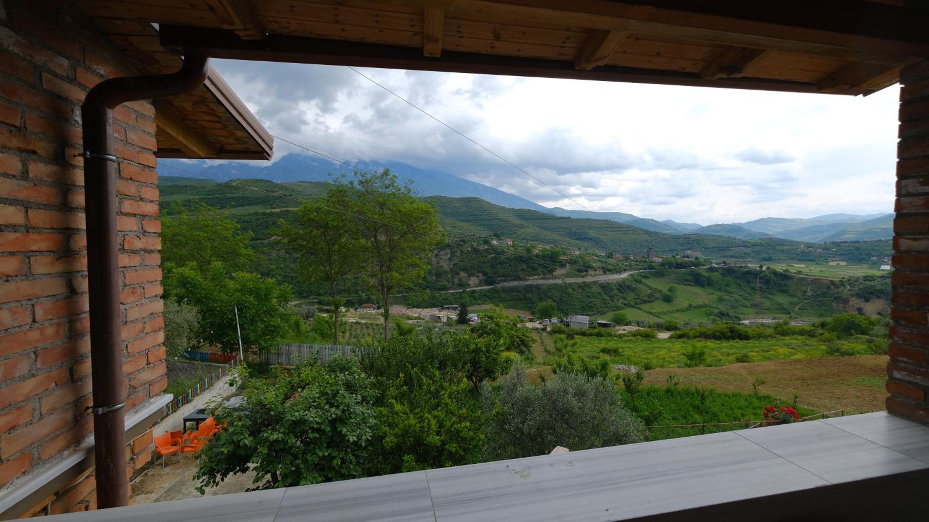 Salillari Guest house & Restaurant
