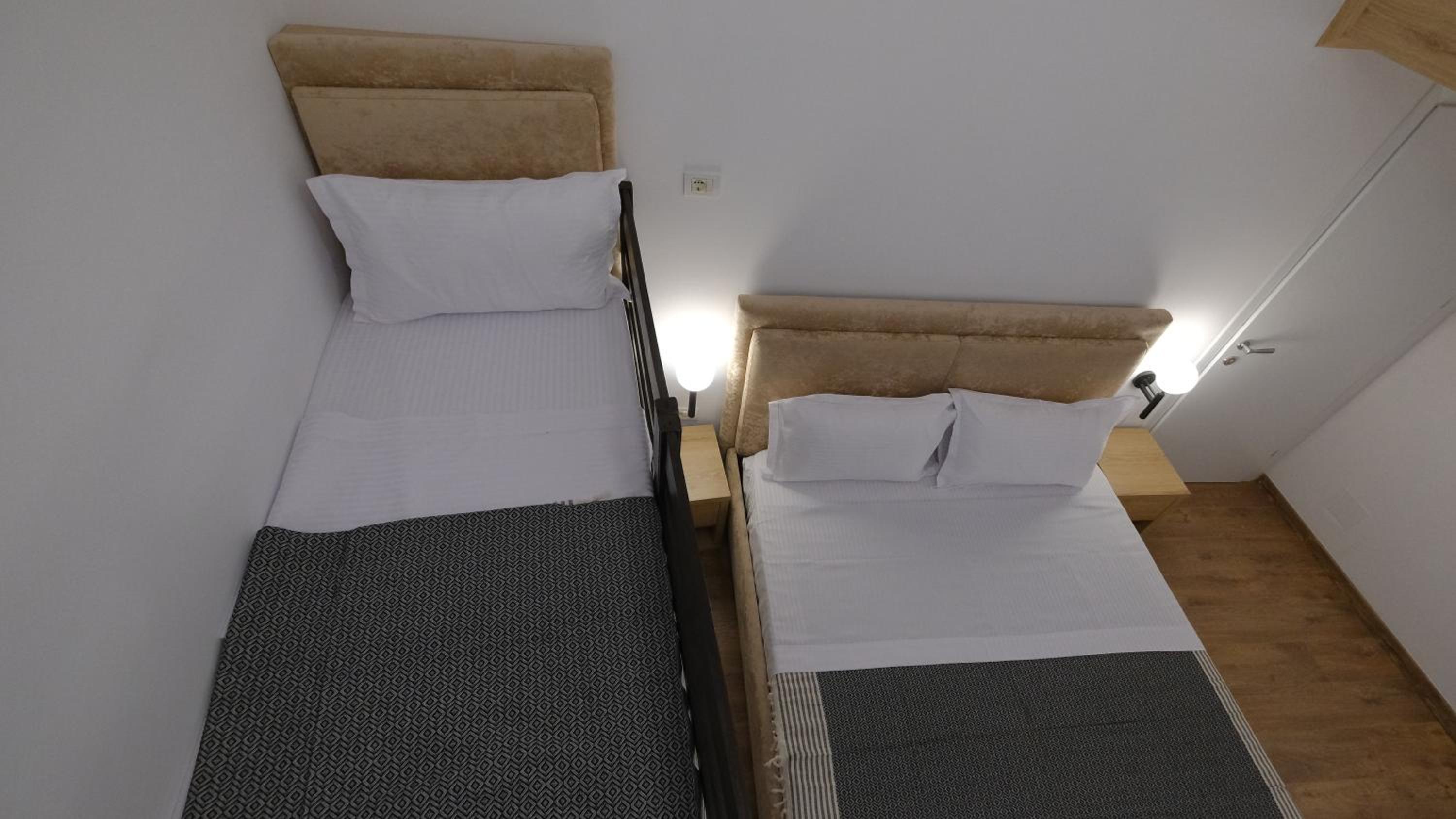 Salillari Guest house & Restaurant
