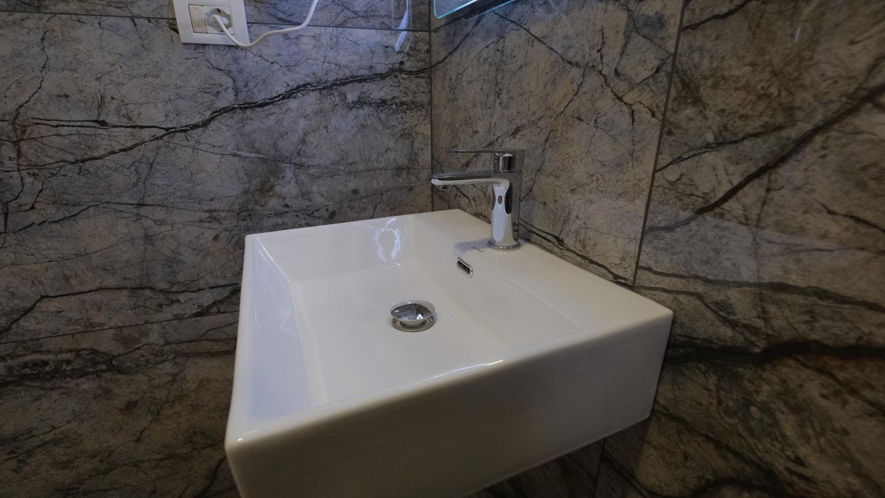 Salillari Guest house & Restaurant