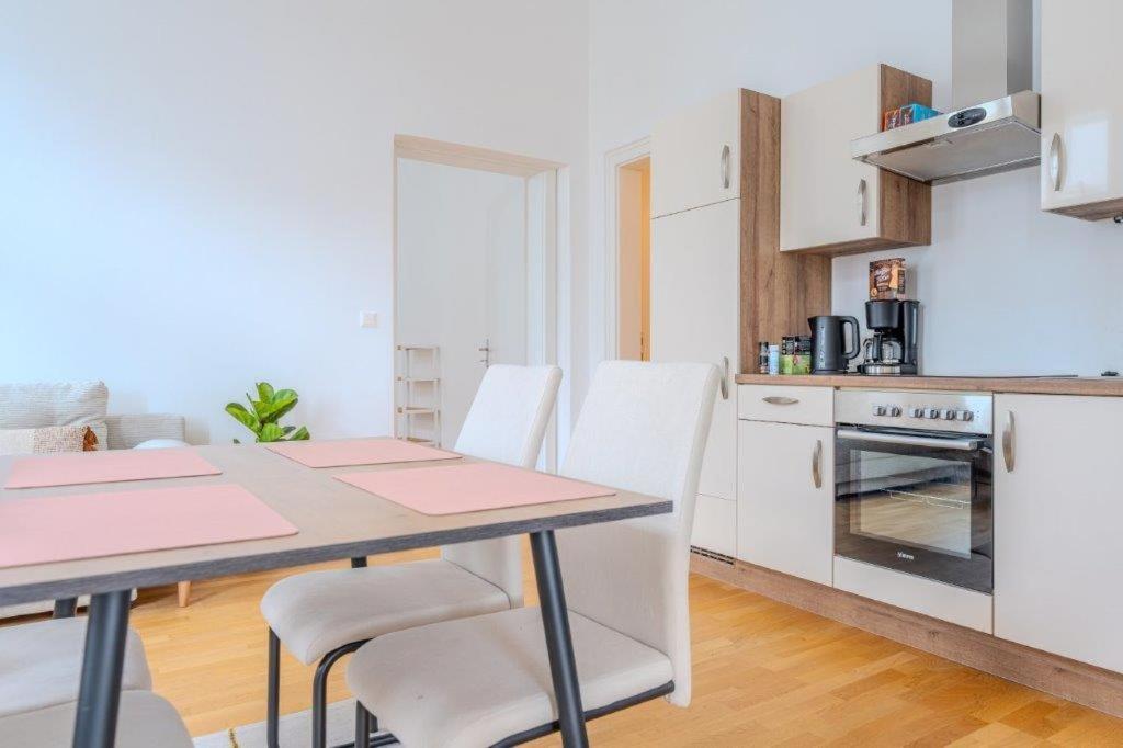 Deluxe Apartments near the center