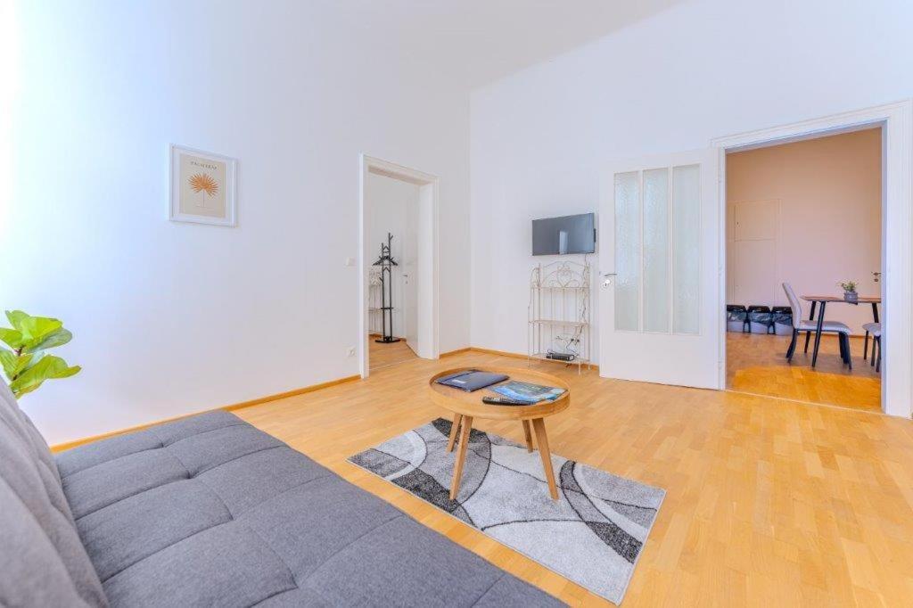 Deluxe Apartments near the center