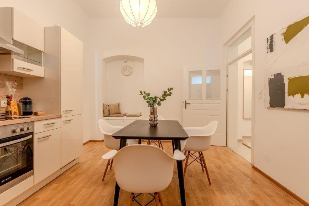 Deluxe Apartments near the center