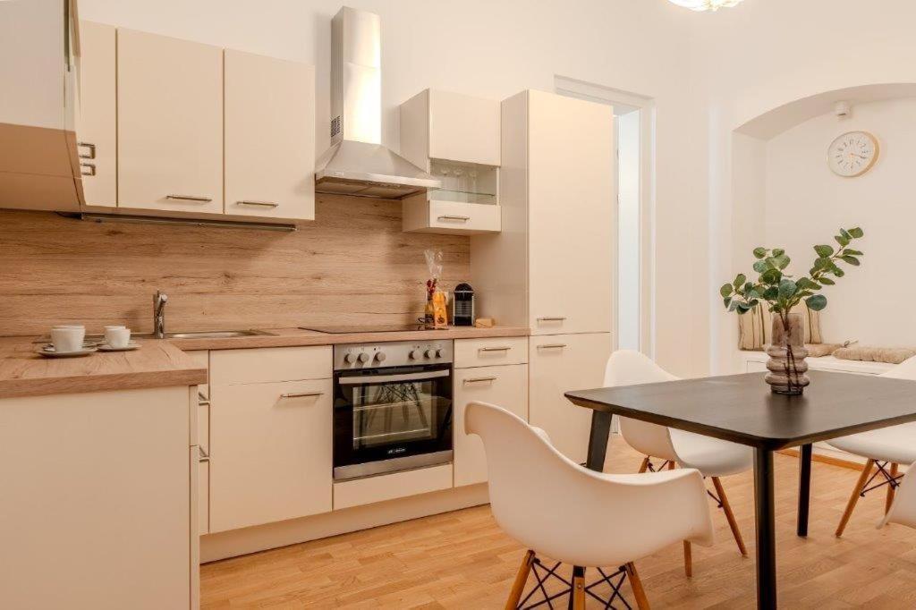 Deluxe Apartments near the center