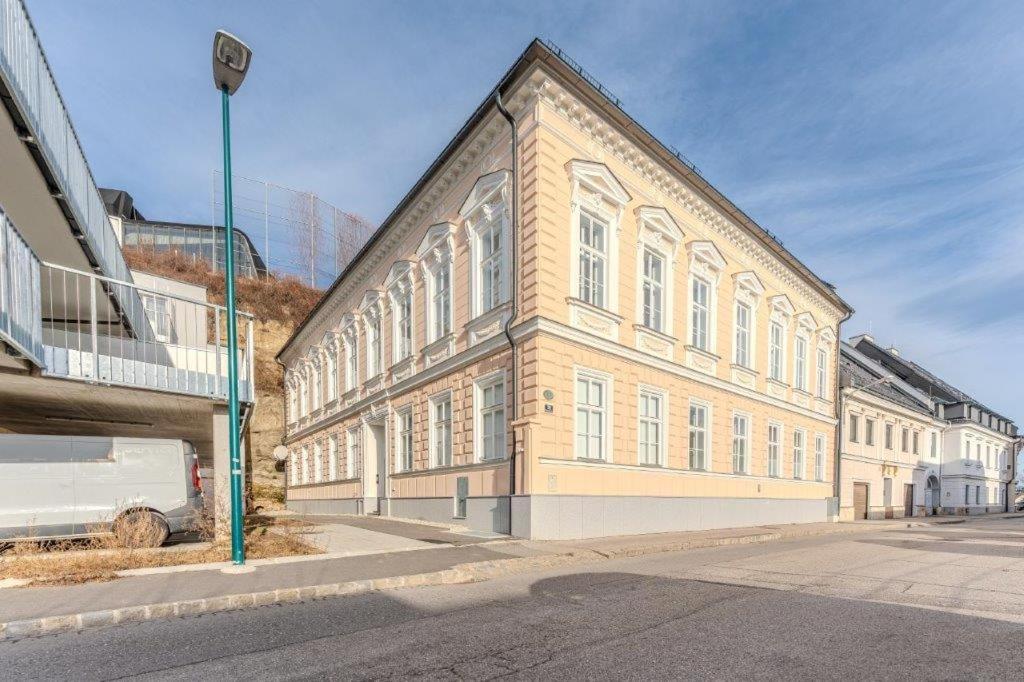 Deluxe Apartments near the center