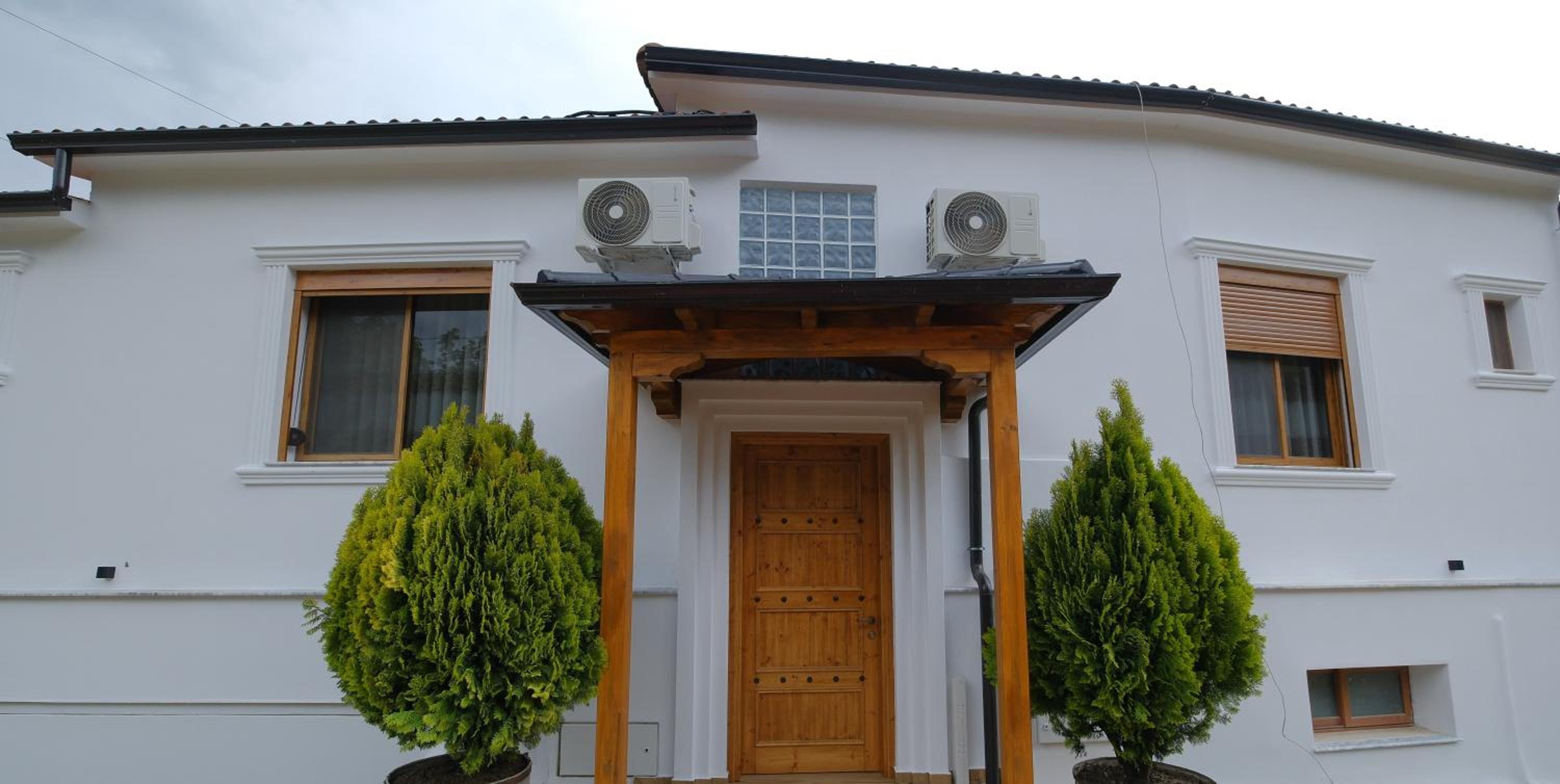 Salillari Guest house & Restaurant