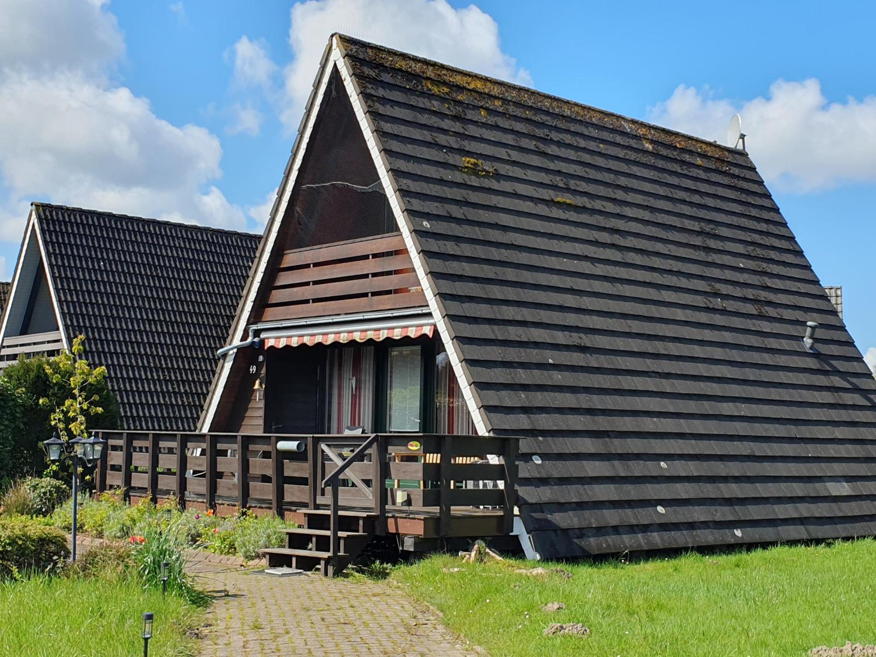 Nurdachhaus EIN HAUS AM DEICH