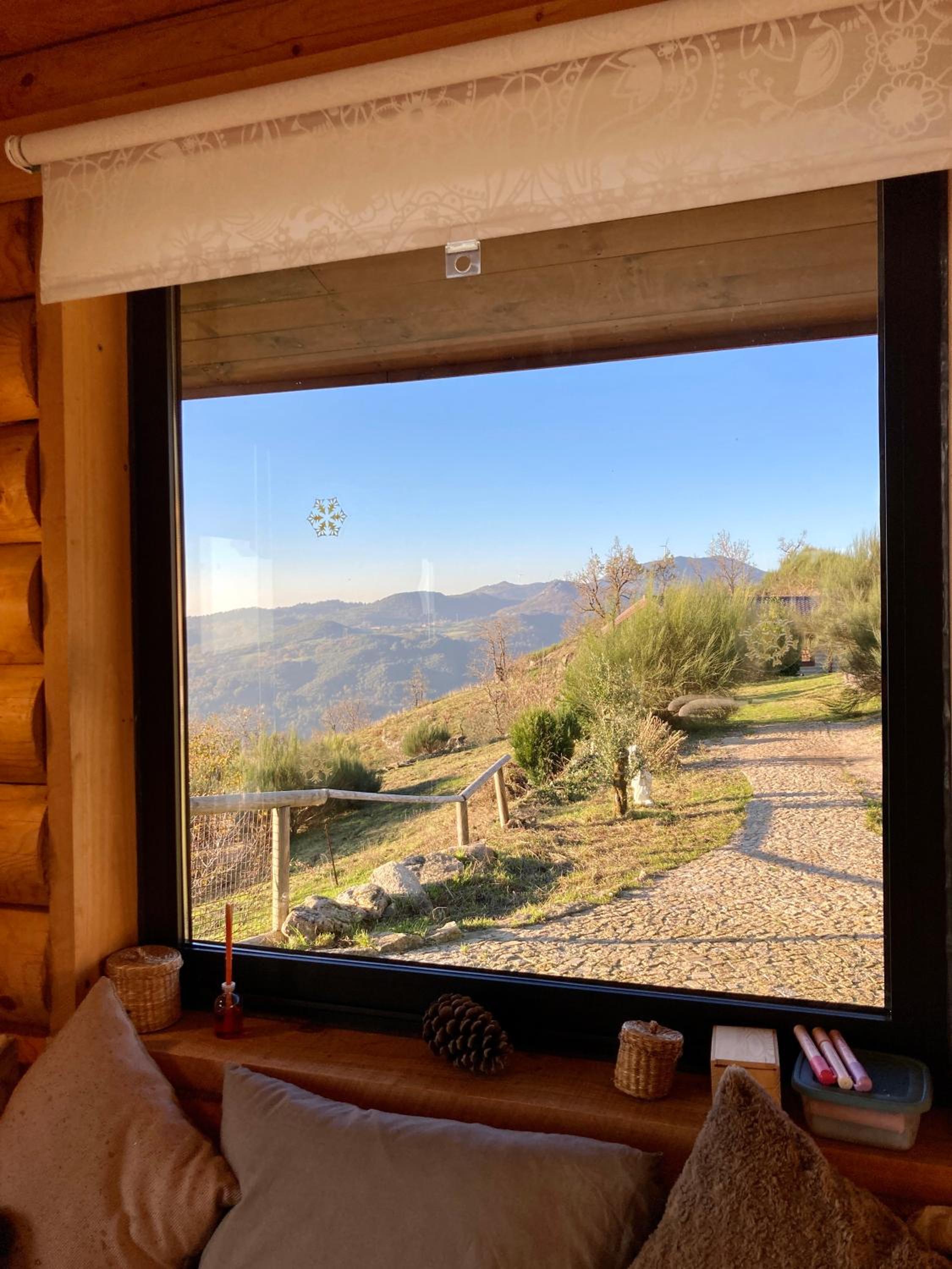 Mountain Log Cabin O Garrano view 2